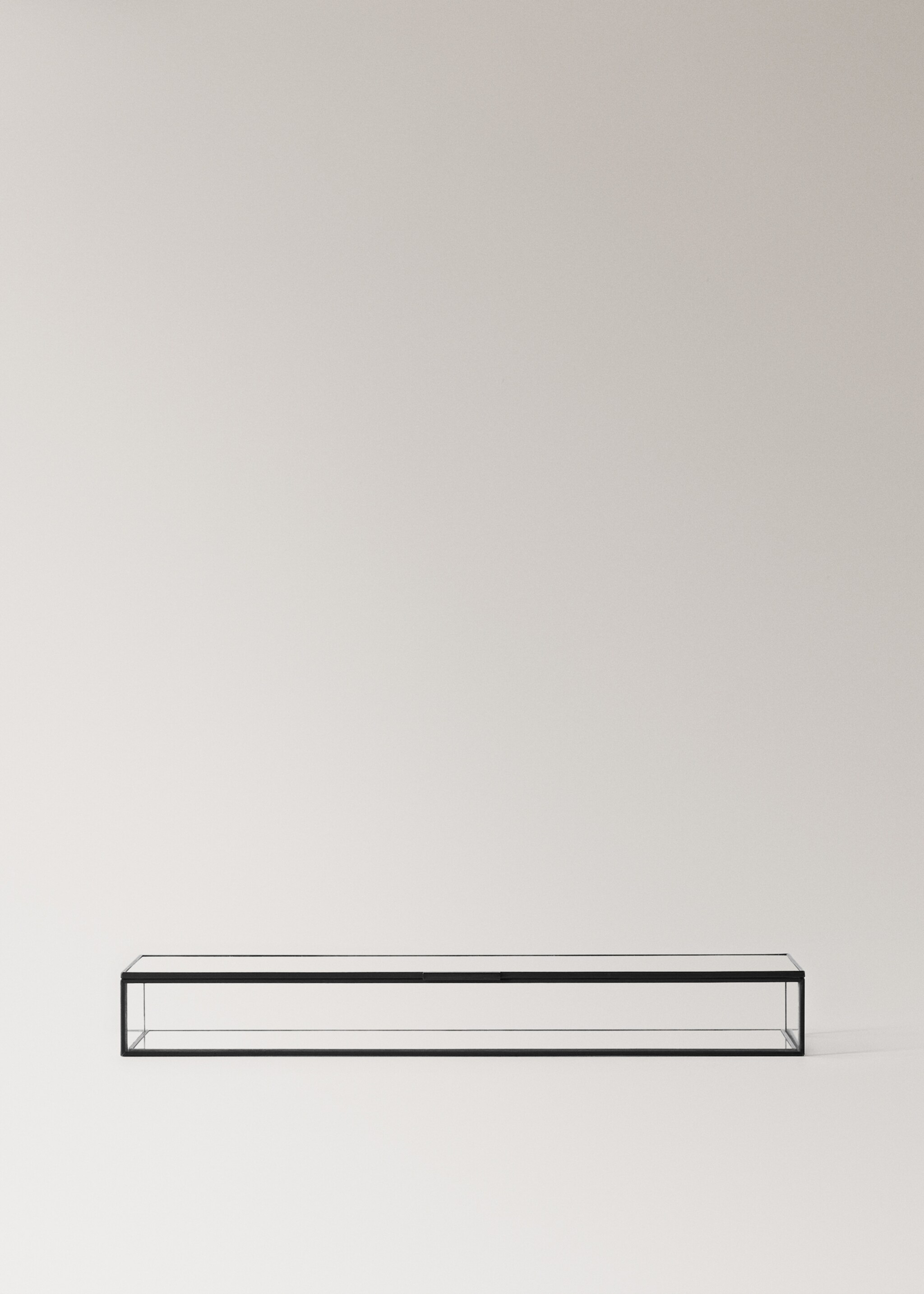 Medium jewellery box with metal profile - Article without model