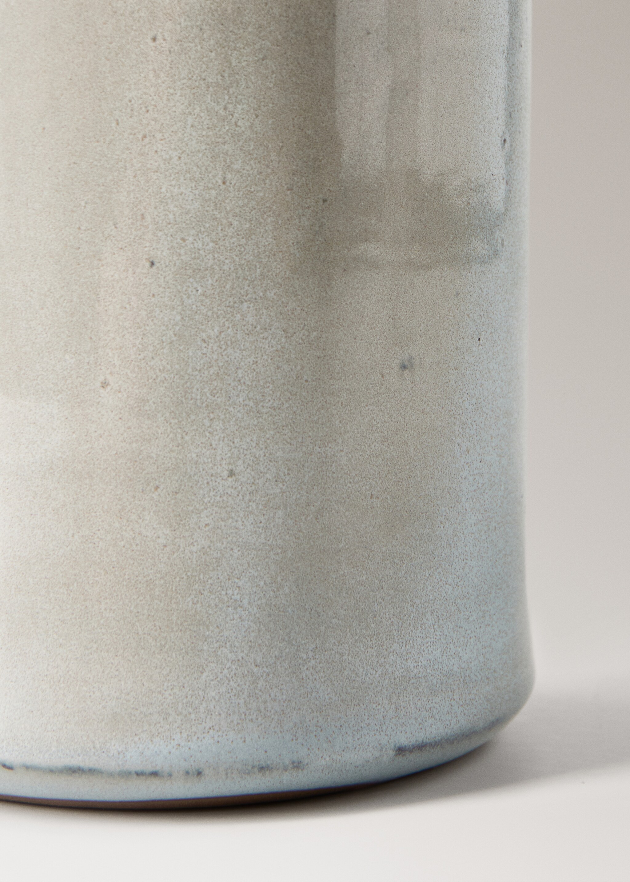 Stor stengodsvas med flaskdesign - Detaljer om artikeln 2, Vit. Ref: 17013320-00.