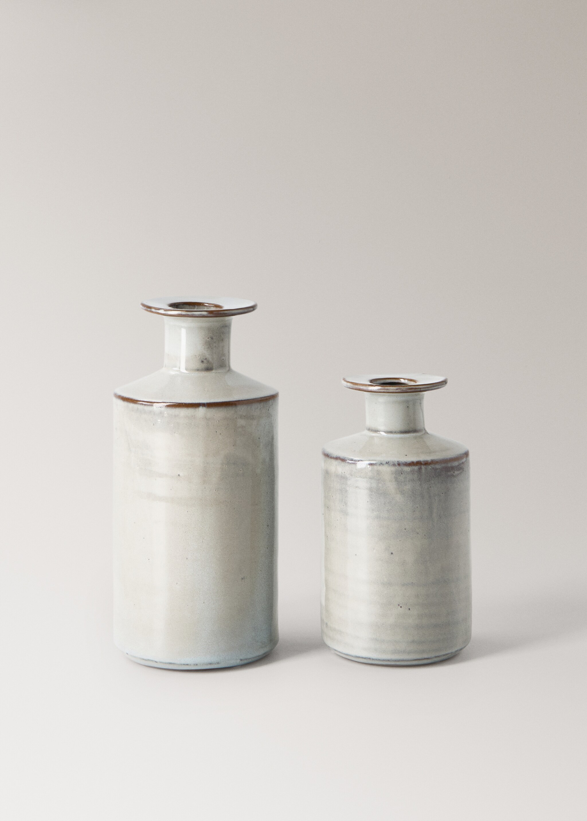Stor stengodsvas med flaskdesign - Detaljer om artikeln 3, Vit. Ref: 17013320-00.
