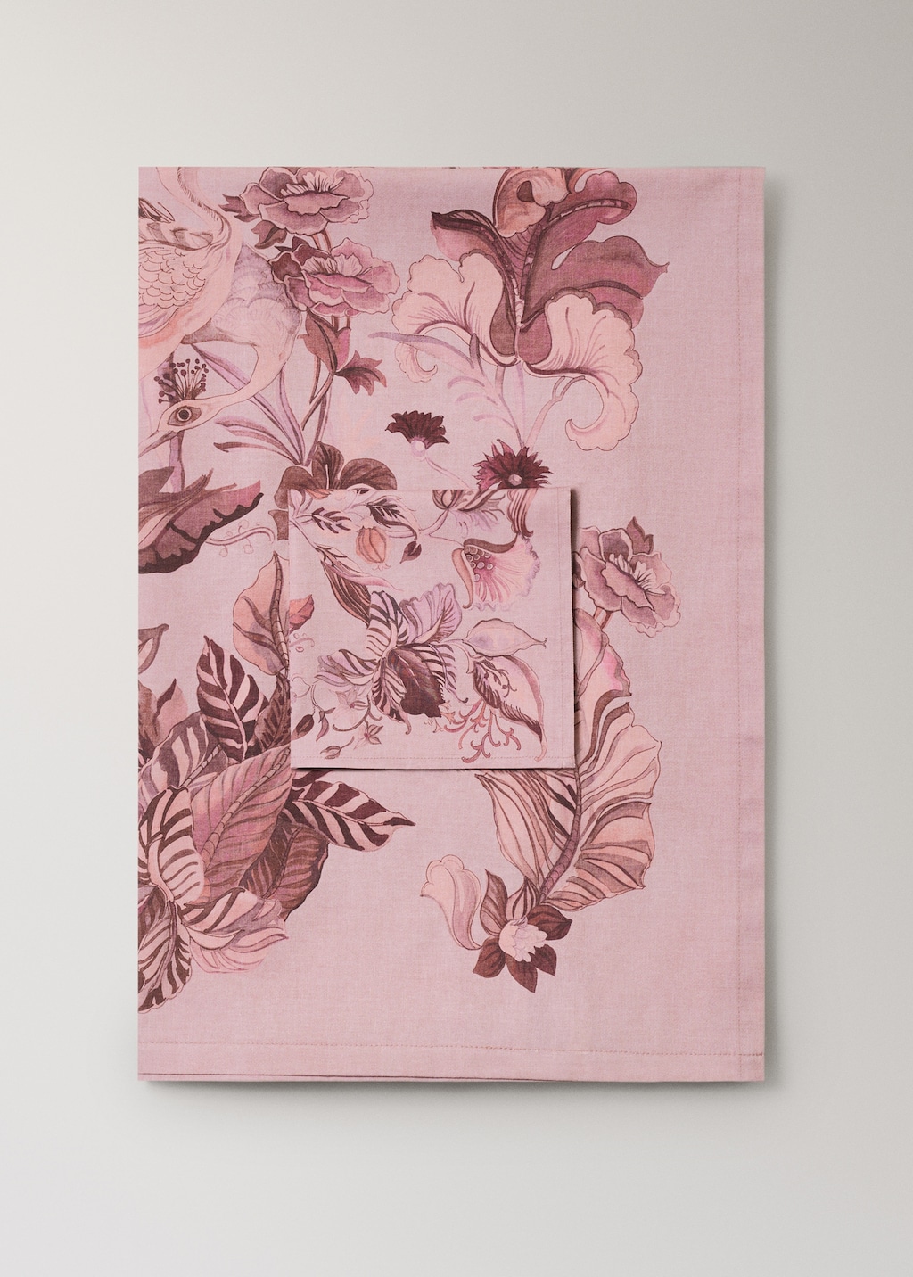 Cotton tablecloth with floral design for 2 to 4 diners