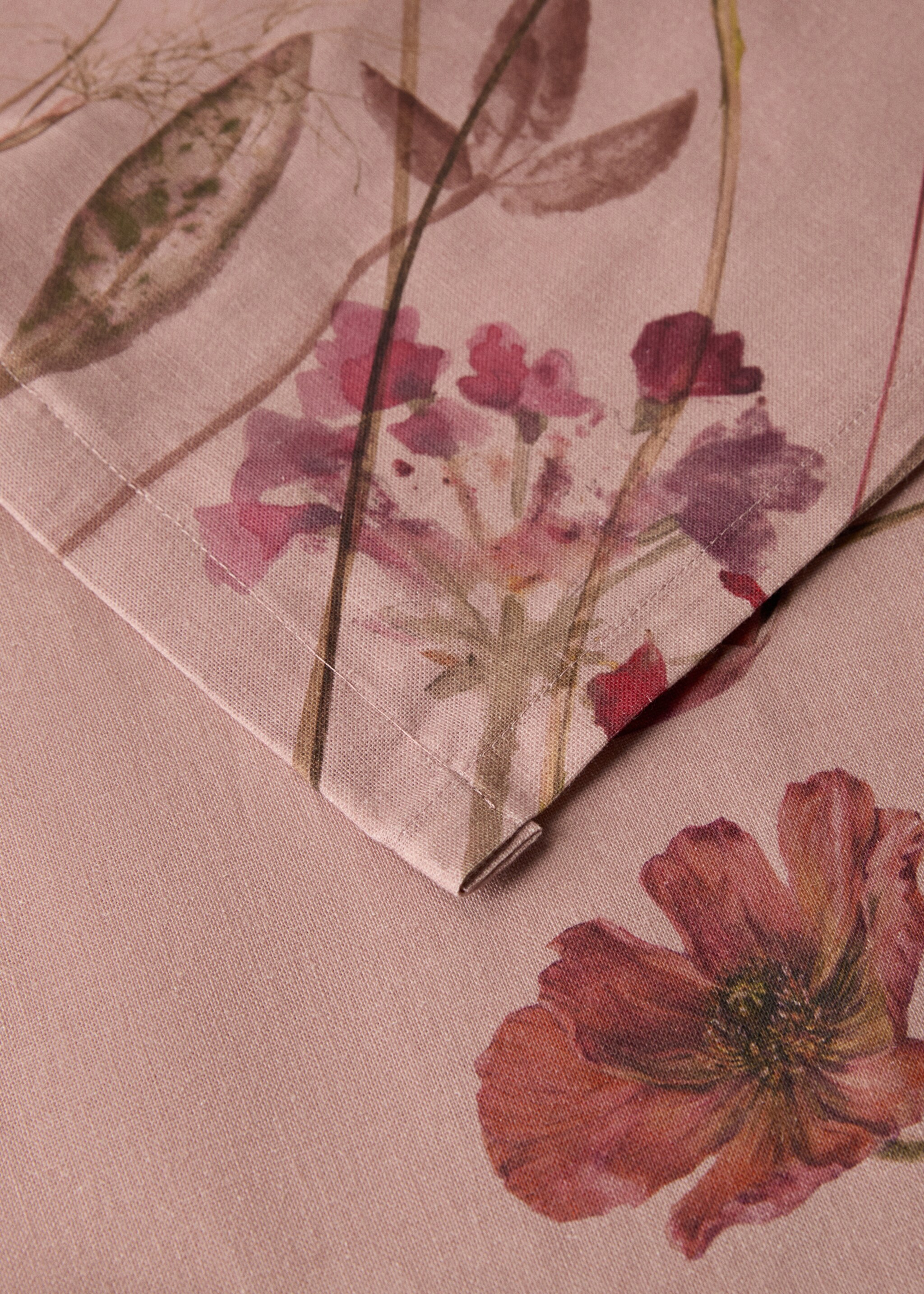 Tablecloth vansapat - Details of the article 1, Cherry. Ref: 17013333-00.