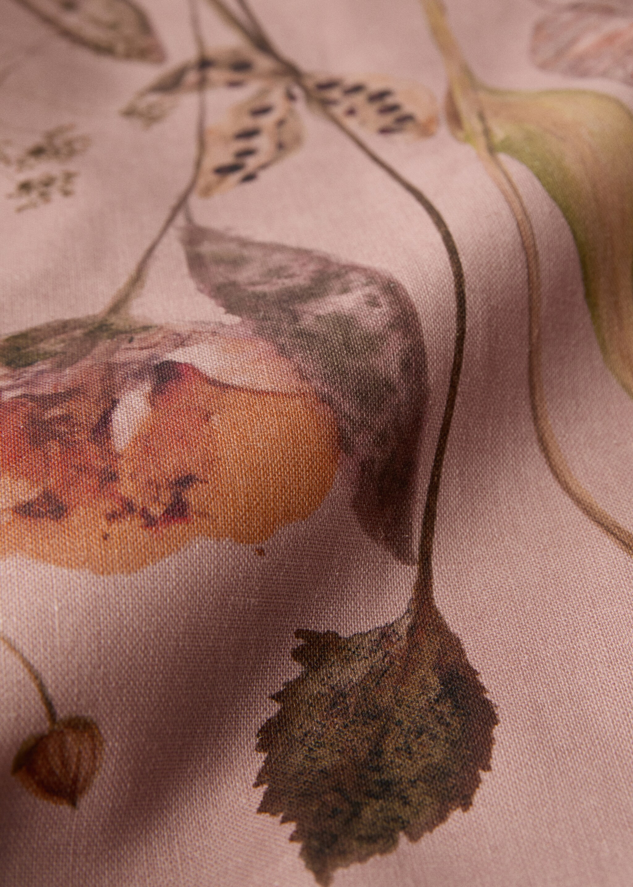 Tablecloth vansapat - Details of the article 2, Cherry. Ref: 17013333-00.