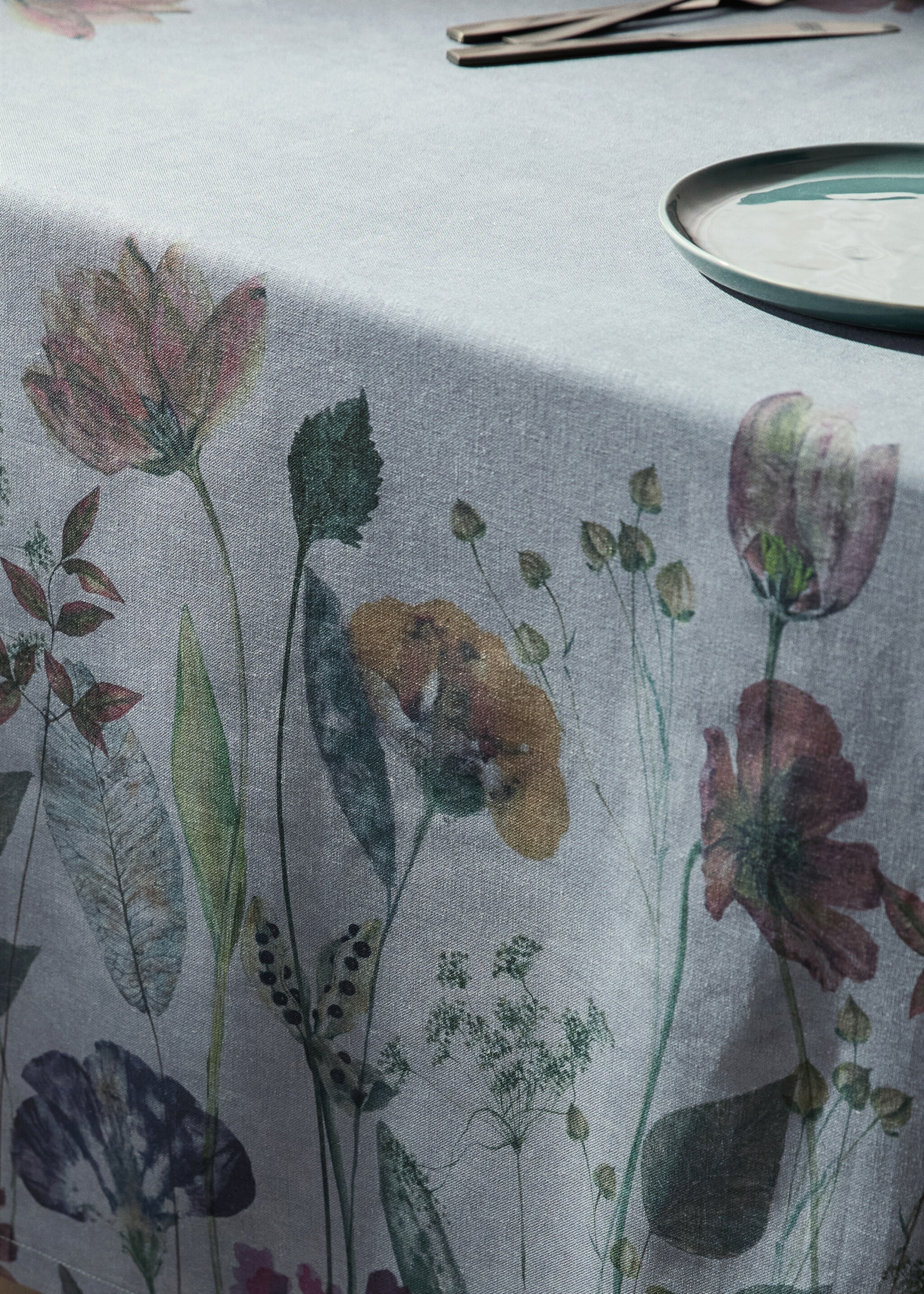 Tablecloth vansapat - Details of the article 7, Ink Blue. Ref: 17013334-00.