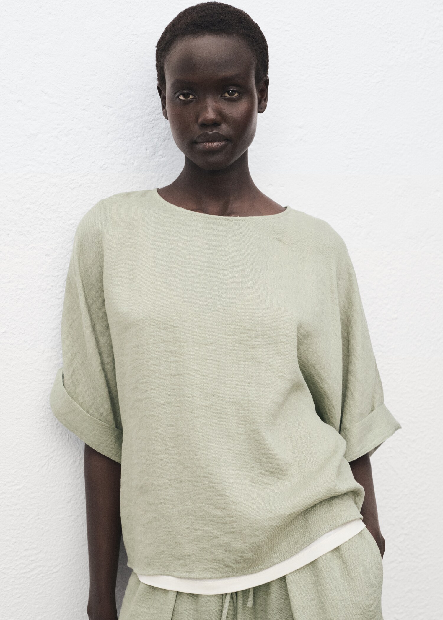 Oversized blouse with turn-up sleeves - Medium plane