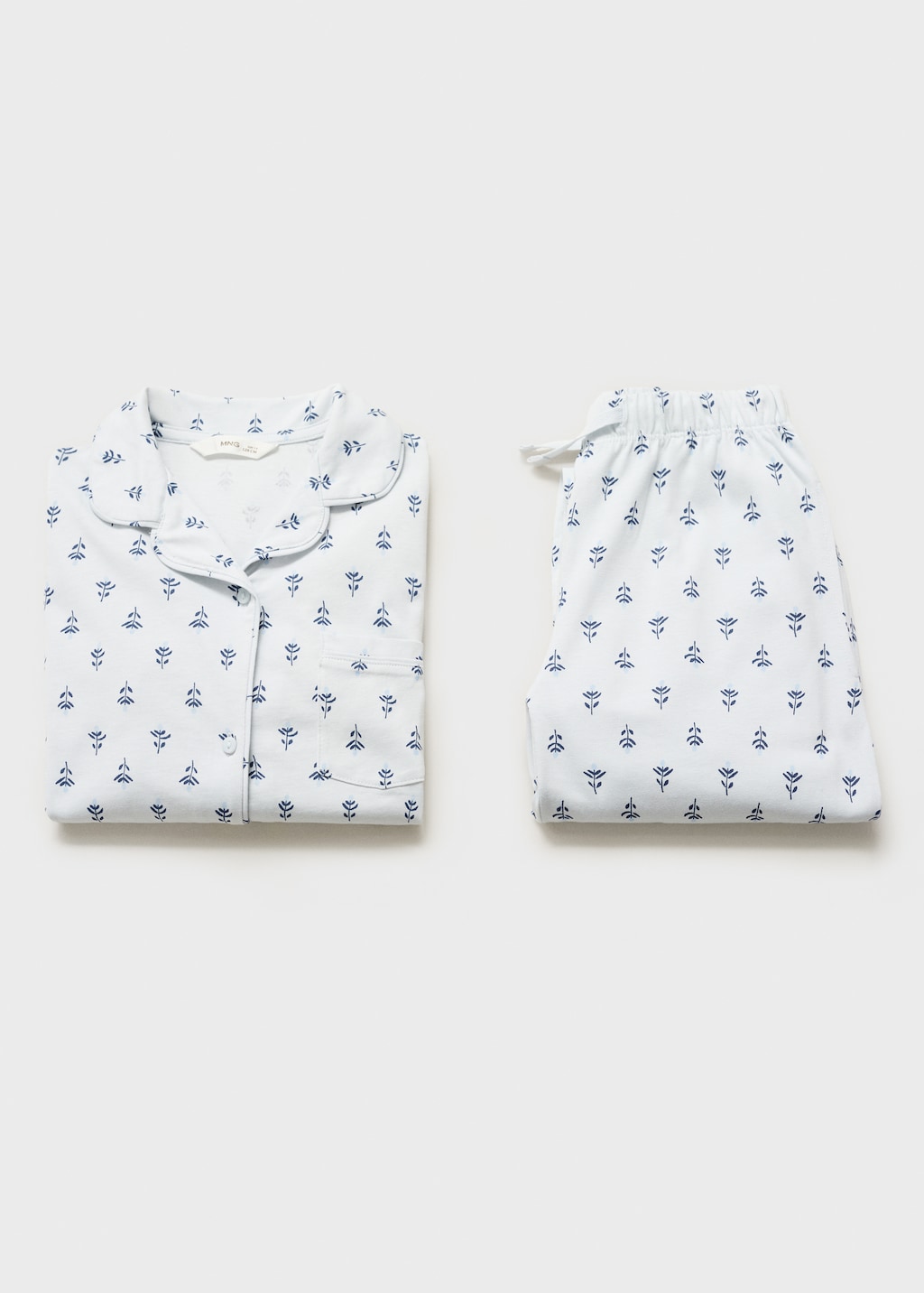 Floral-print pajamas