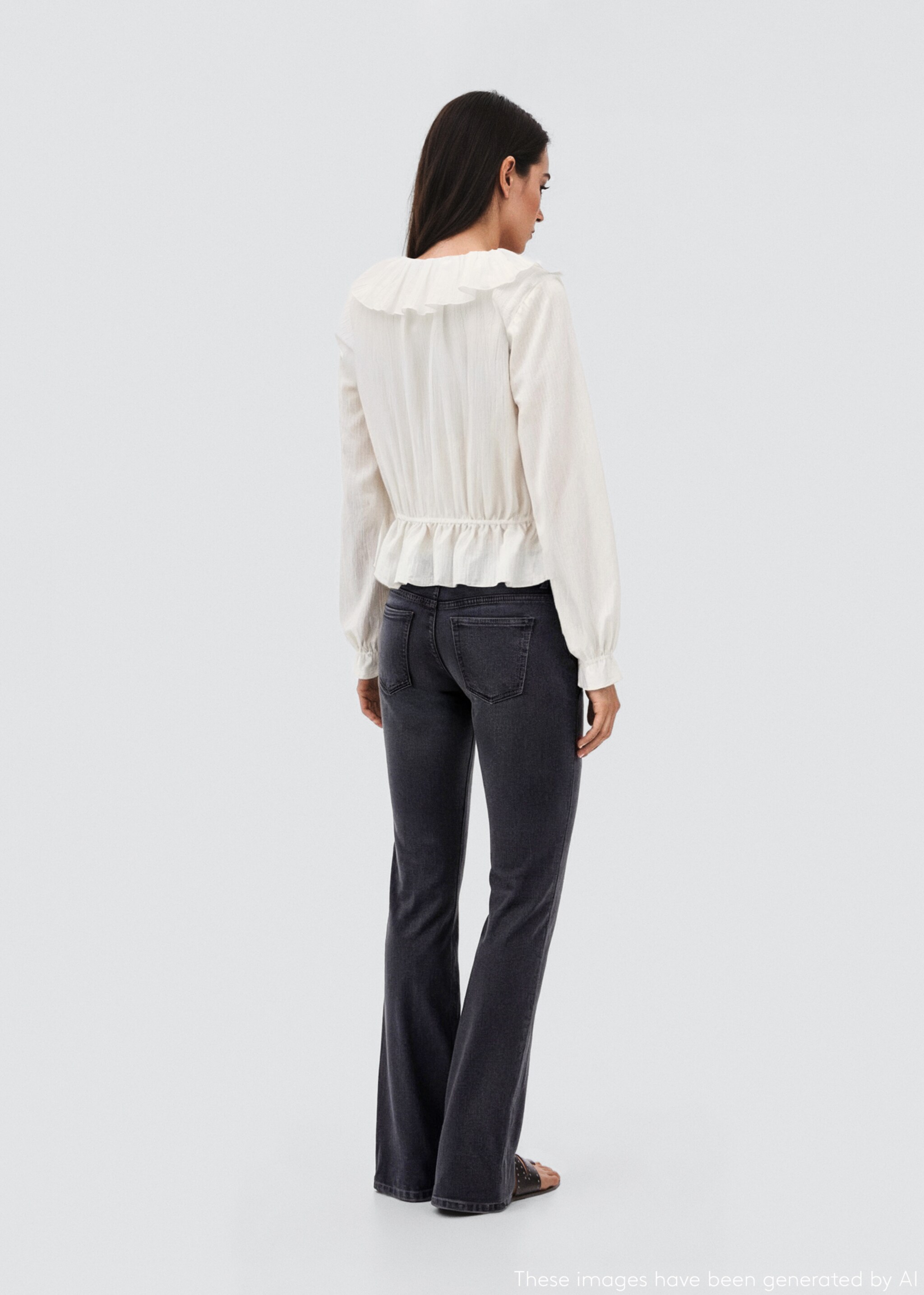 Ruffled cross blouse - Reverse of the article