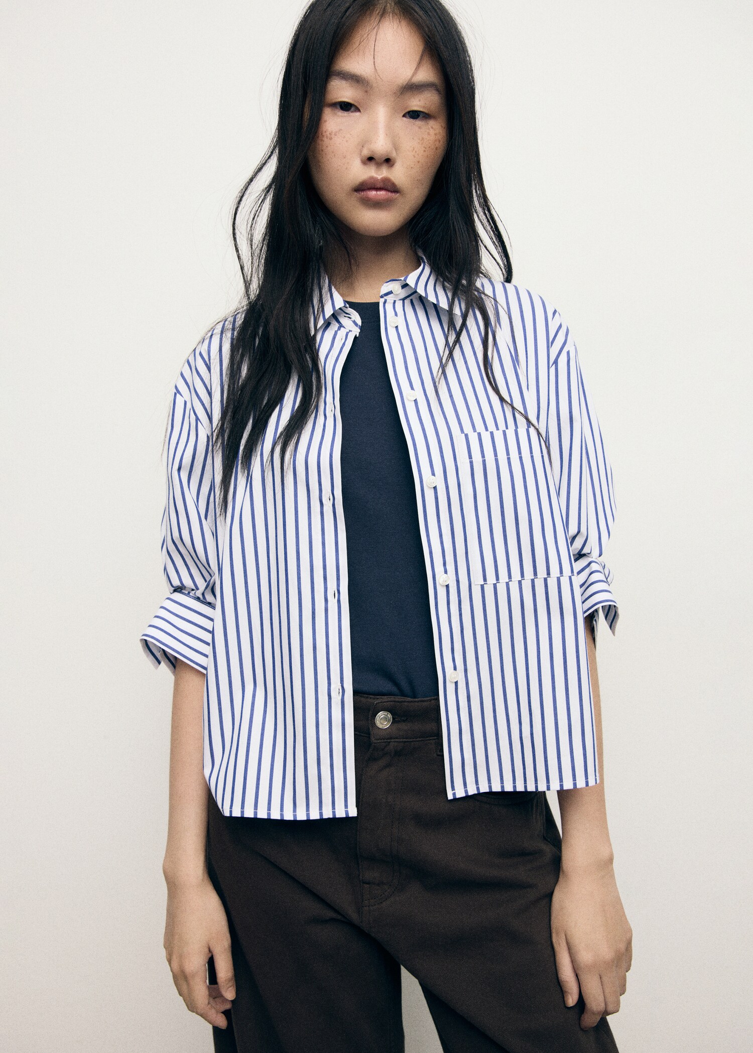 Chemise crop rayures - Plan moyen