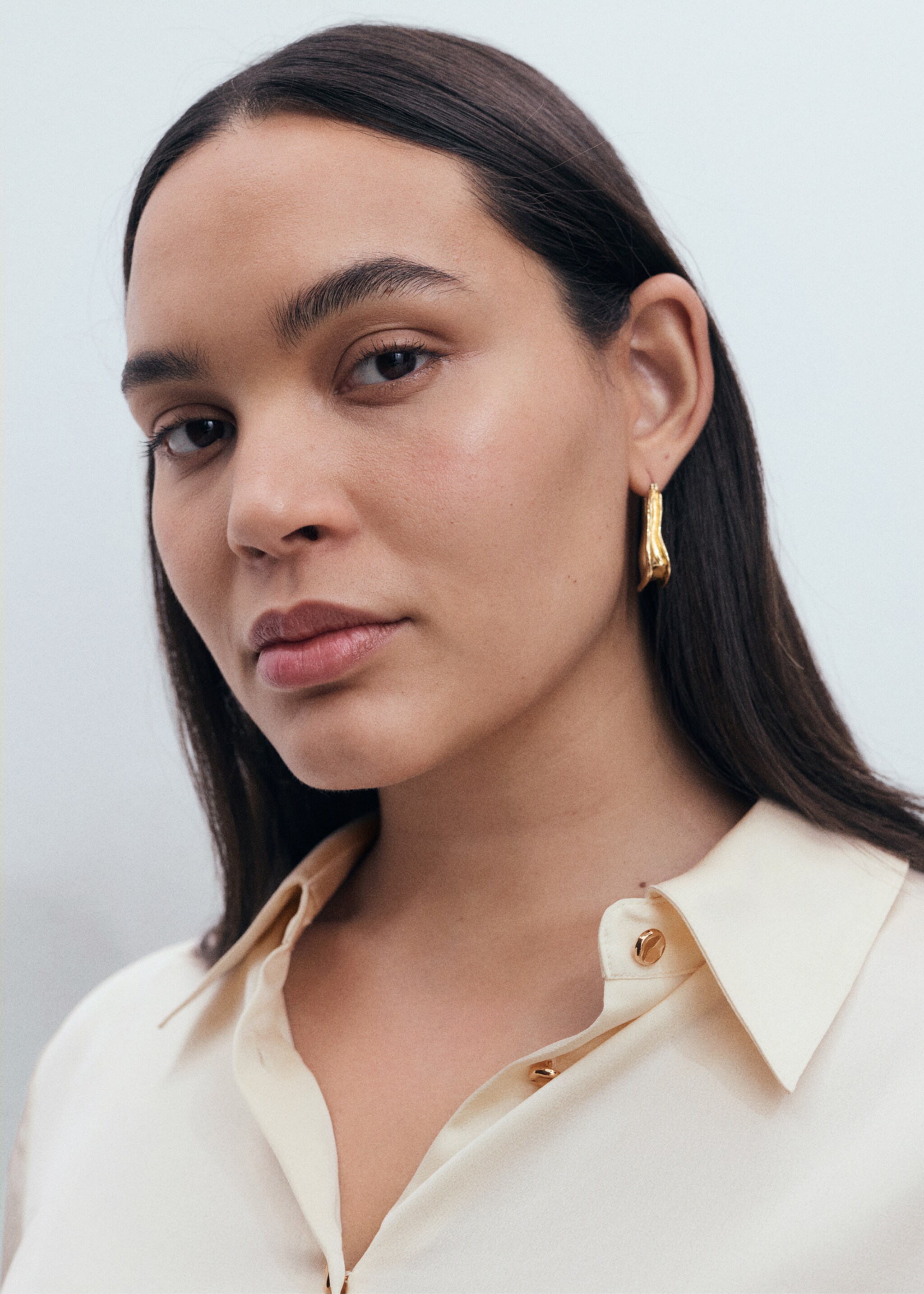 Satin finish flowy shirt - Details of the article 4
