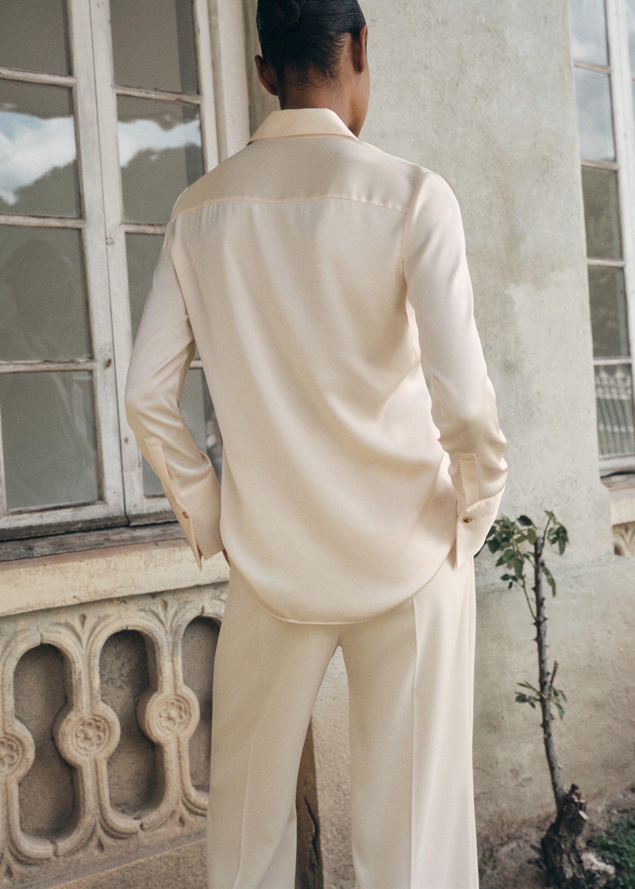 Satin finish flowy shirt - Reverse of the article