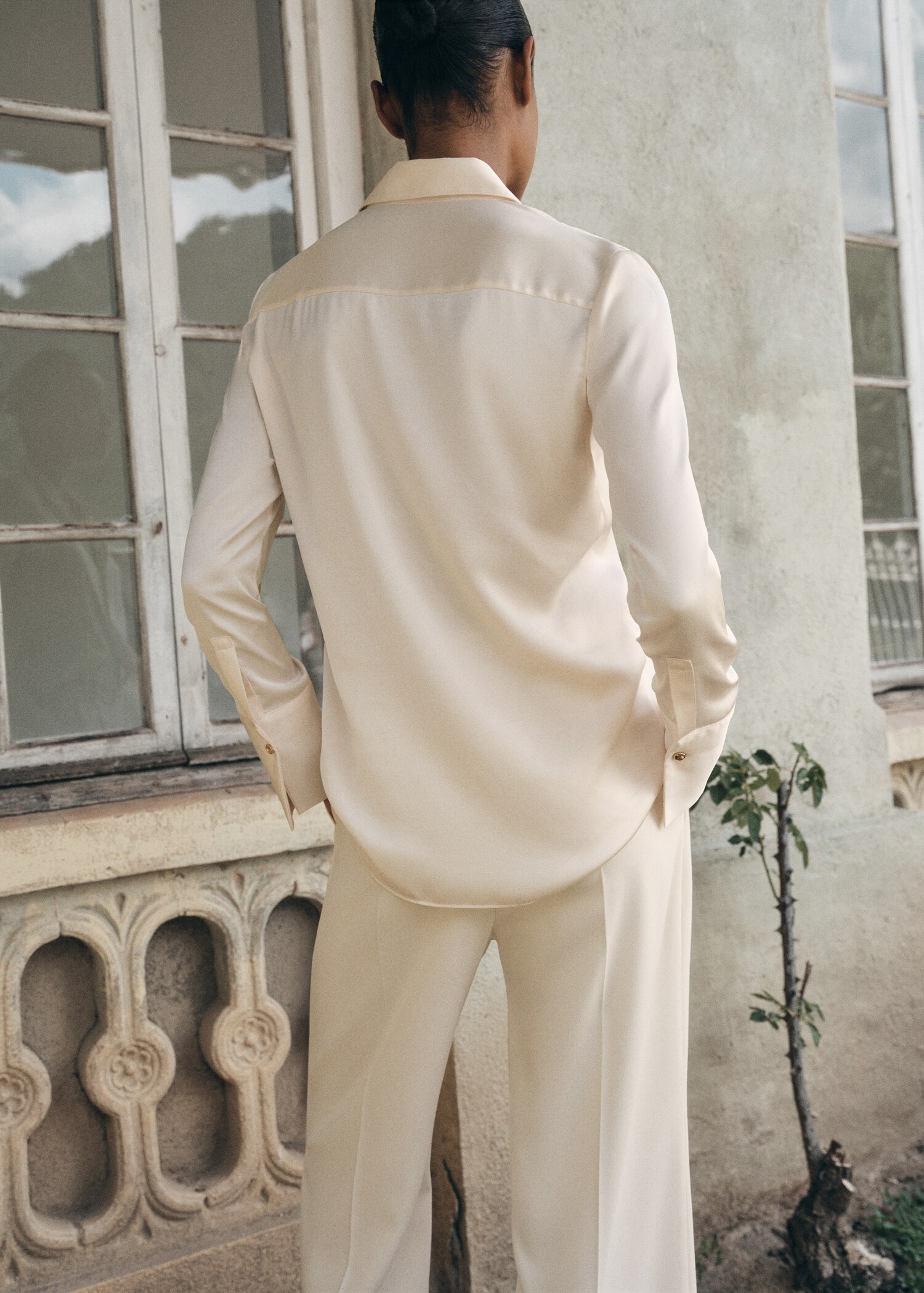 Satin finish flowy shirt - Reverse of the article
