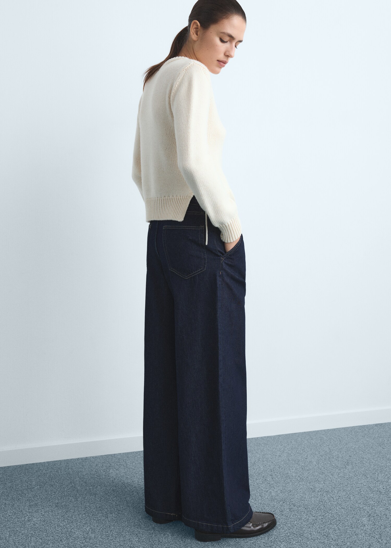 Wide-leg pleated jeans - Details of the article 2