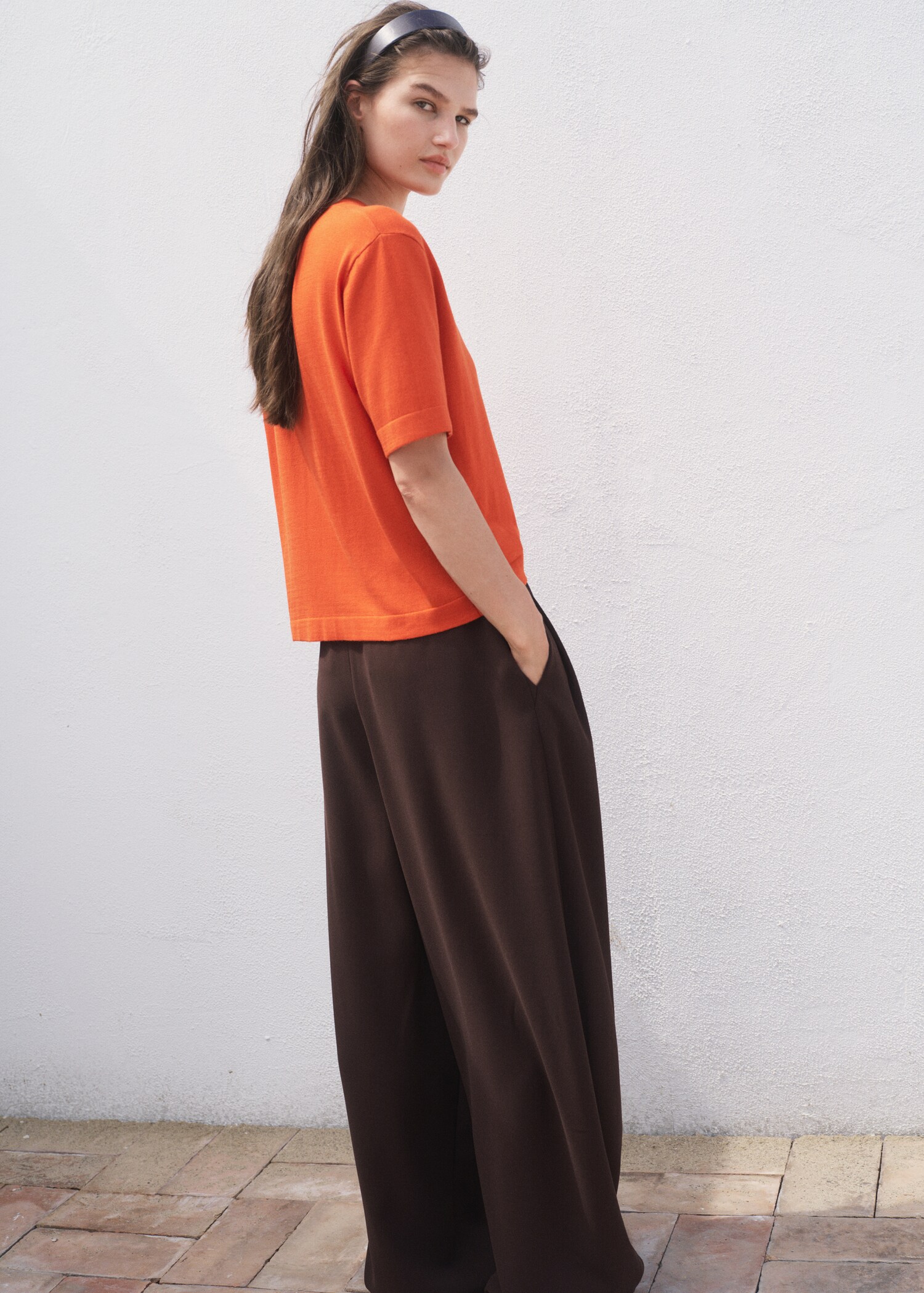 Short-sleeved fine-knit sweater - Reverse of the article