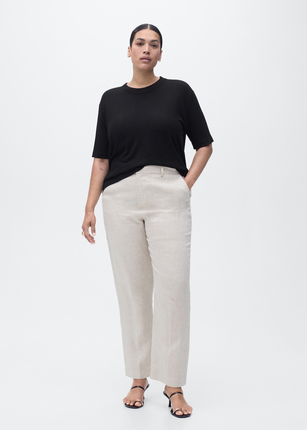 Short-sleeved fine-knit sweater