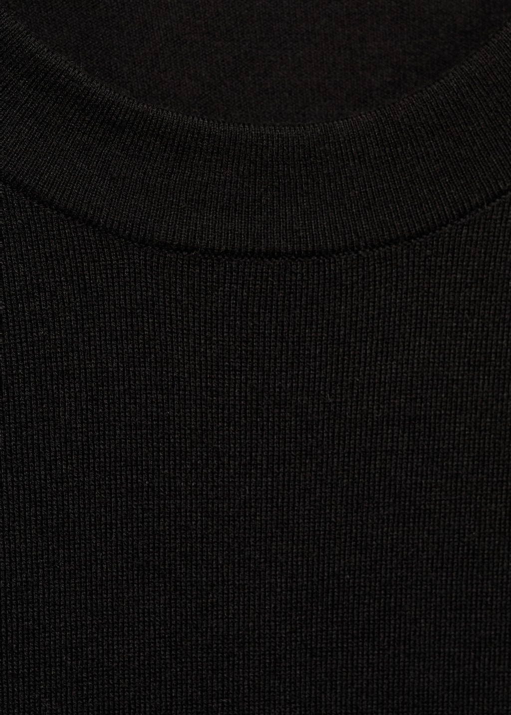 Short-sleeved fine-knit sweater