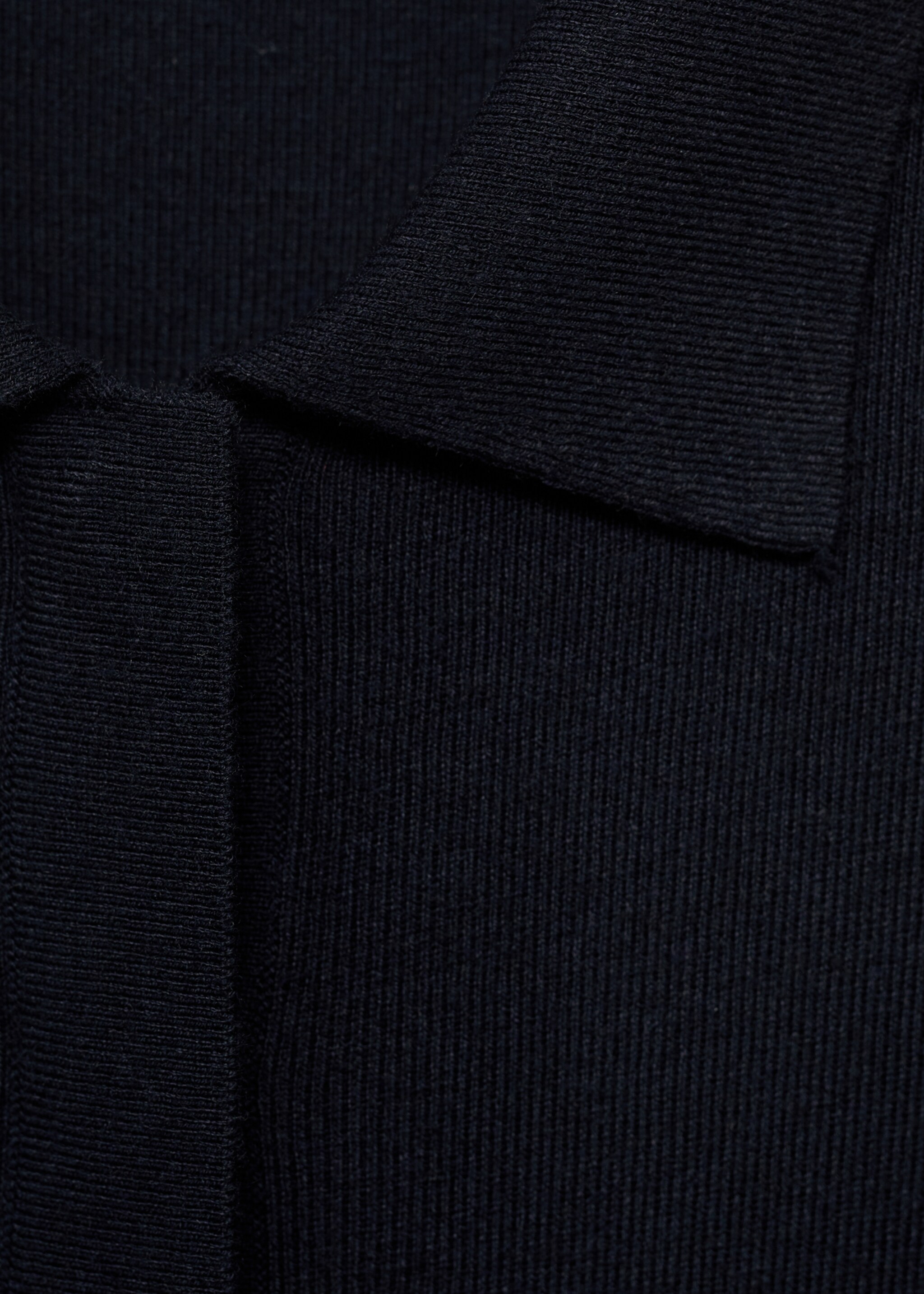 Short-sleeved polo-neck sweater - Details of the article 8