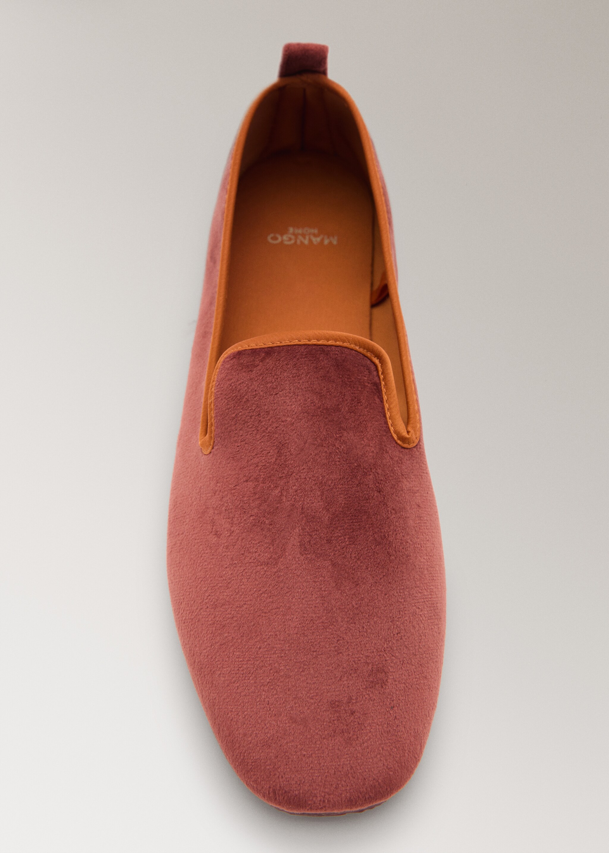 Velour slippers with piping - Details of the article 2, Brown. Ref: 17014107-00.