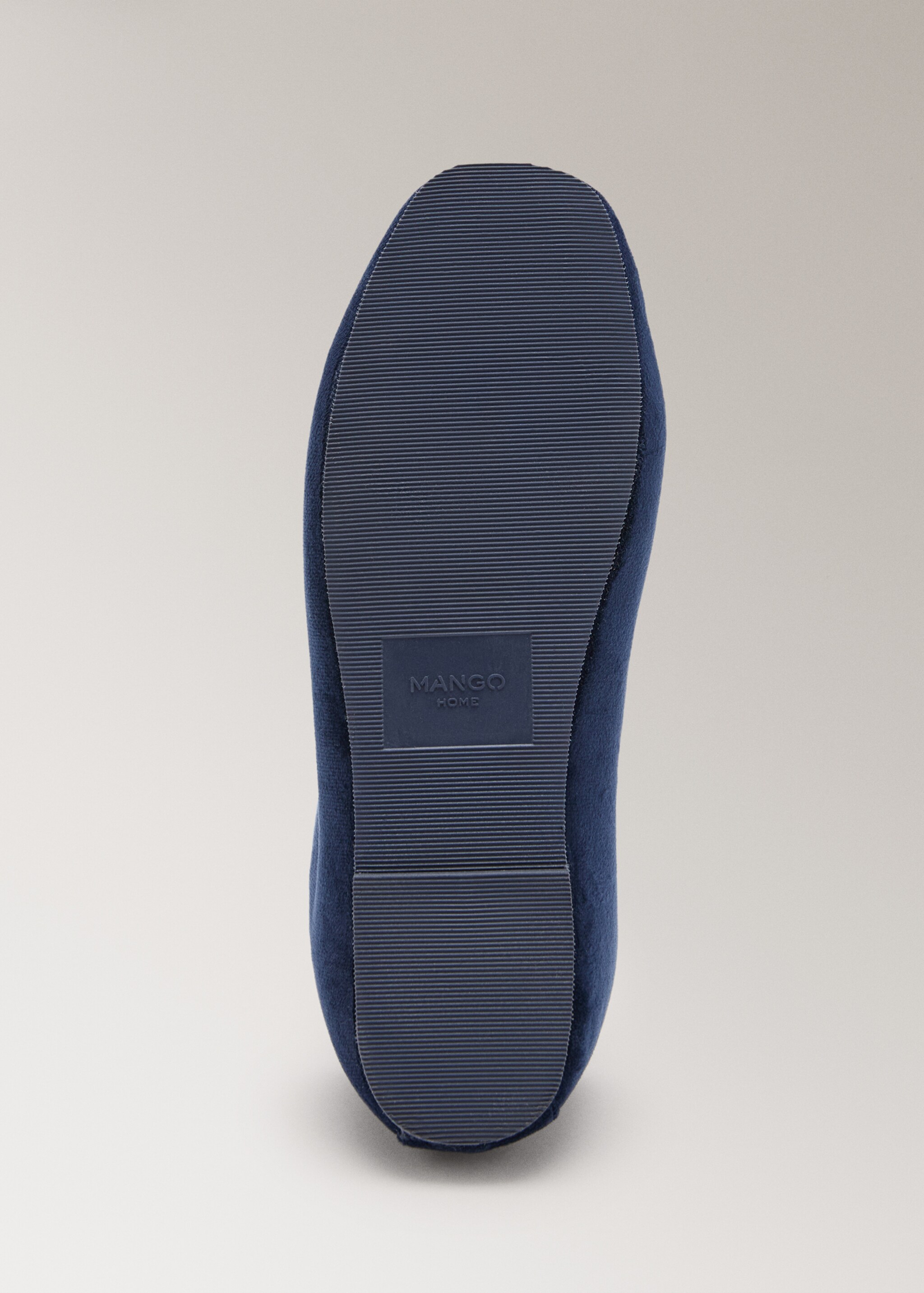 Velour-Pantoffel mit Piping - Detail des Artikels 3, Nachtblau. Ref: 17014107-00.