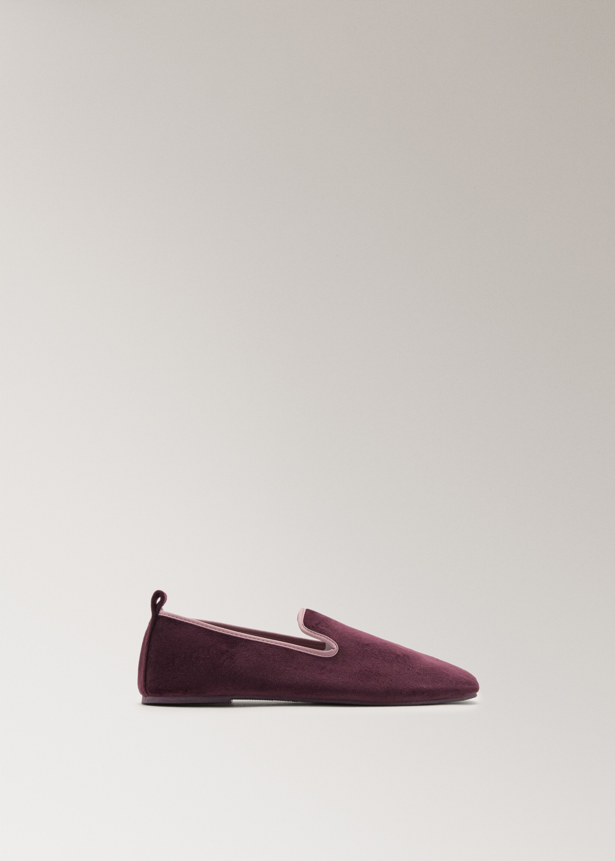 Velour slippers with piping - Article without model, Blackberry. Ref: 17014107-00.