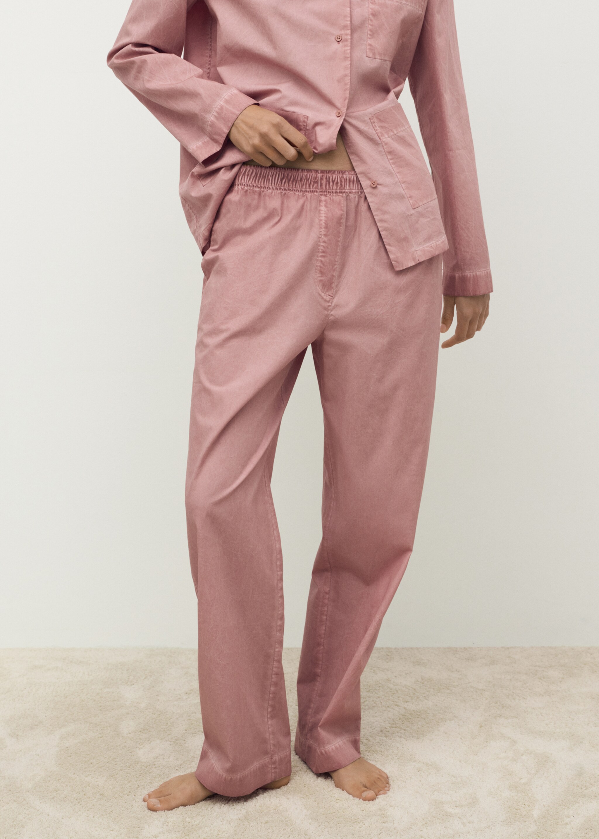 Pantalón largo algodón garment dyed - Plano medio