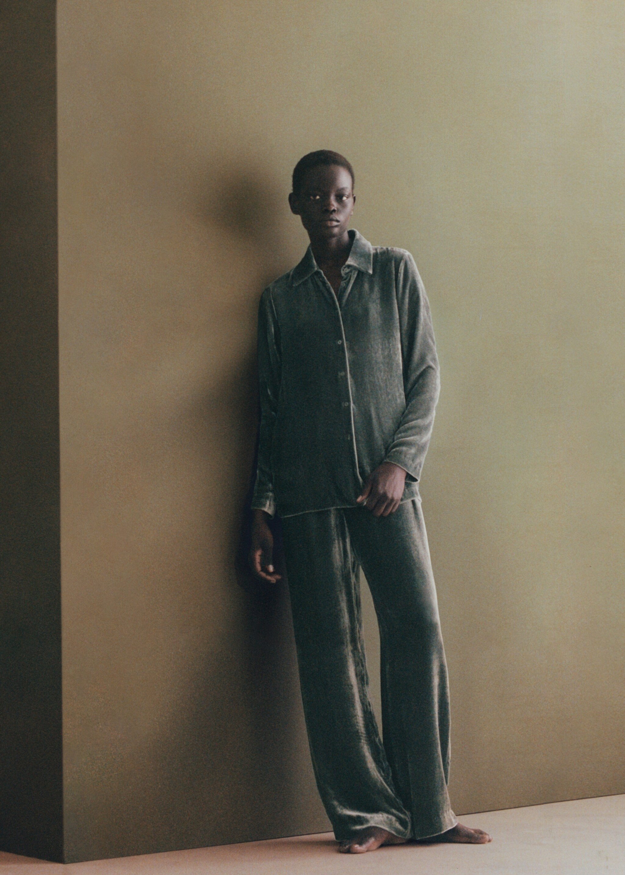 Silk velvet pants - Details of the article 6, Green. Ref: 17014114-00.