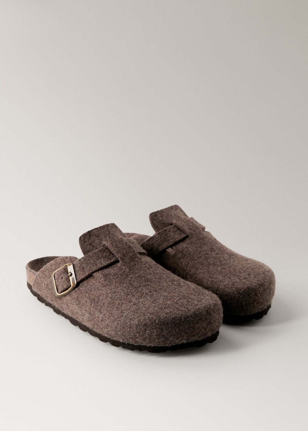 Felt clog slippers