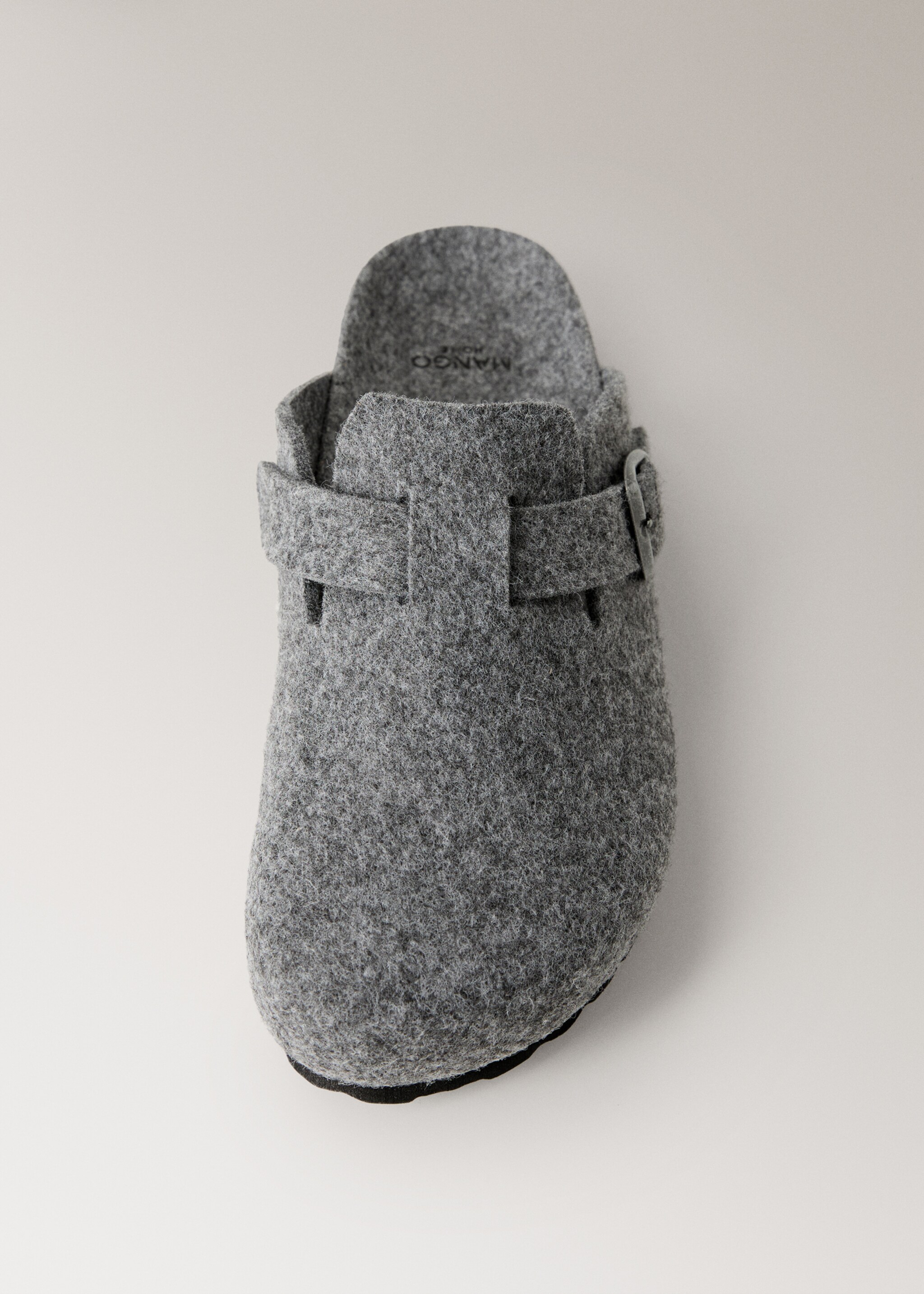 Slippers pom - Details of the article 2
