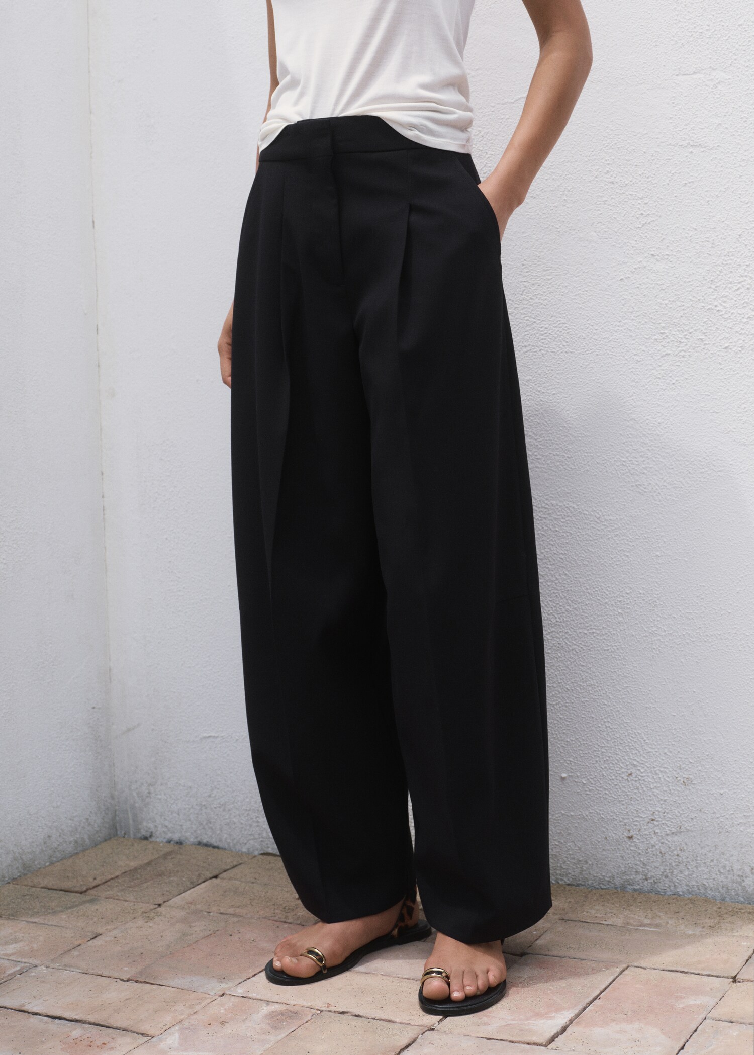 Pantalon large à pinces - Plan moyen