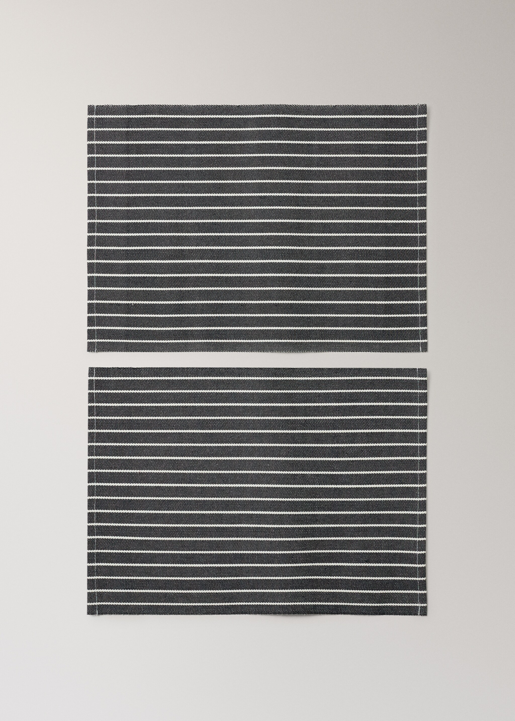 Cotton striped placemats - Article without model, Black. Ref: 17014129-00.