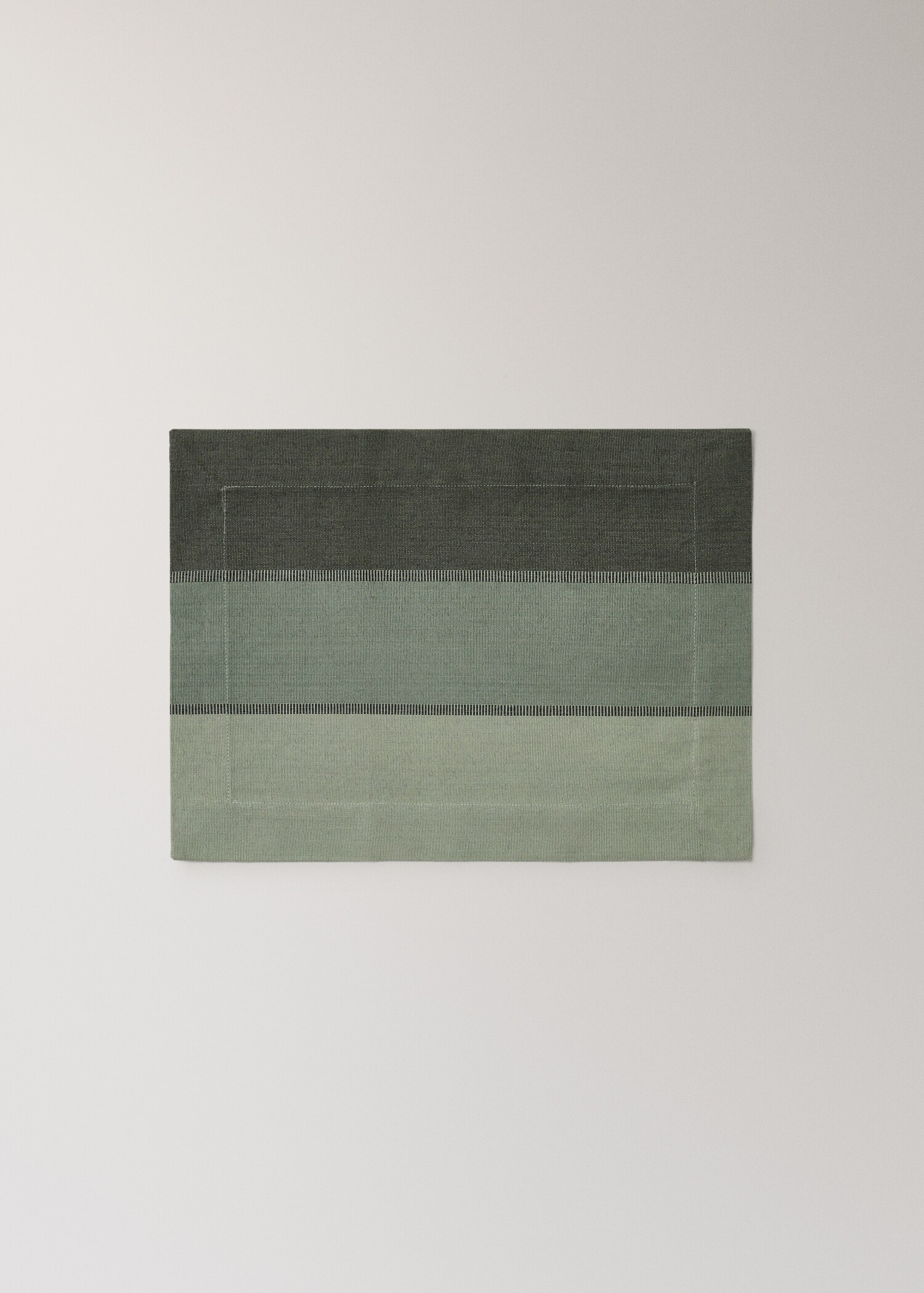 Cotton striped placemat in various colours - Article without model