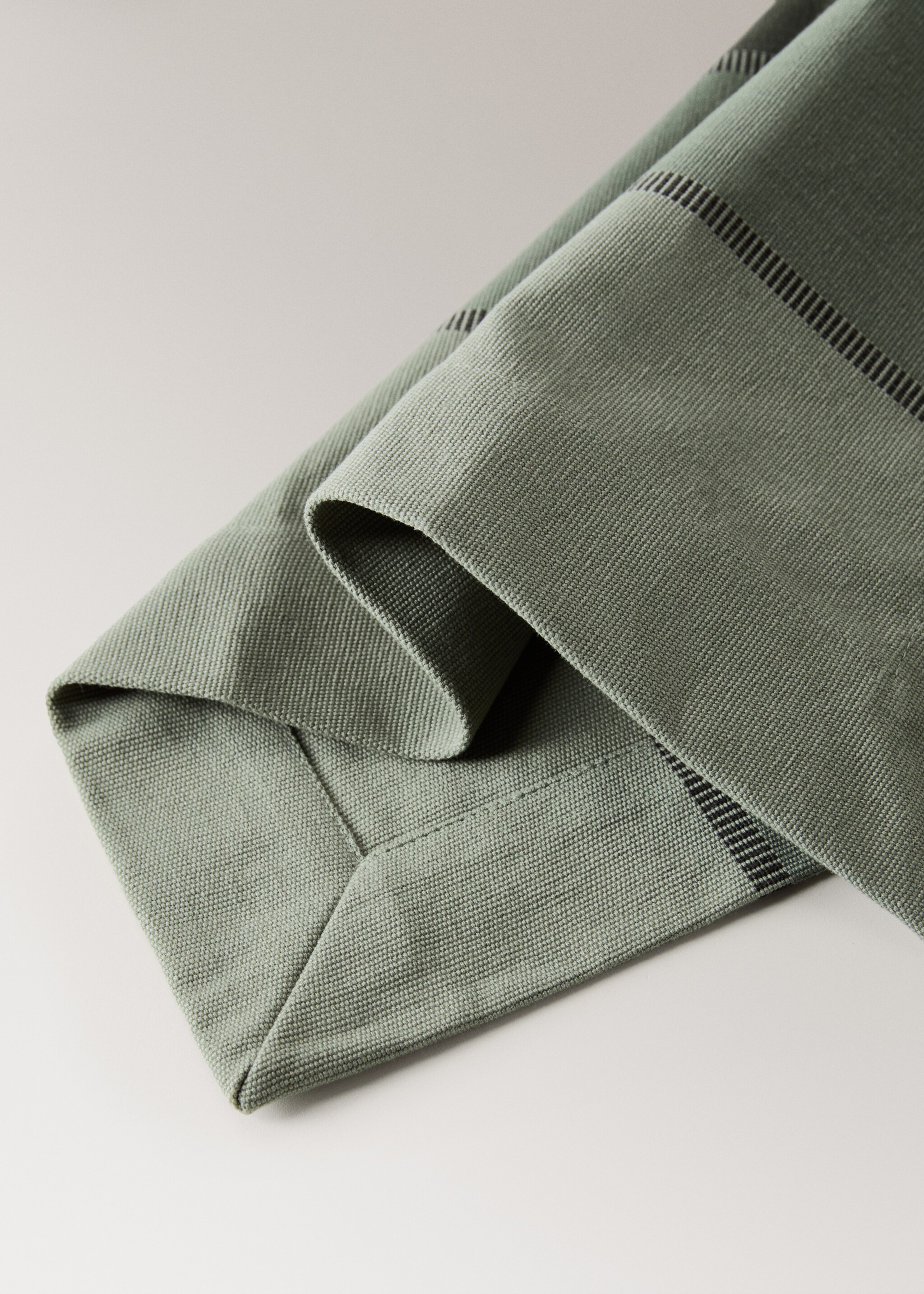 Cotton striped placemat in various colours - Details of the article 1, Green. Ref: 17014130-00.