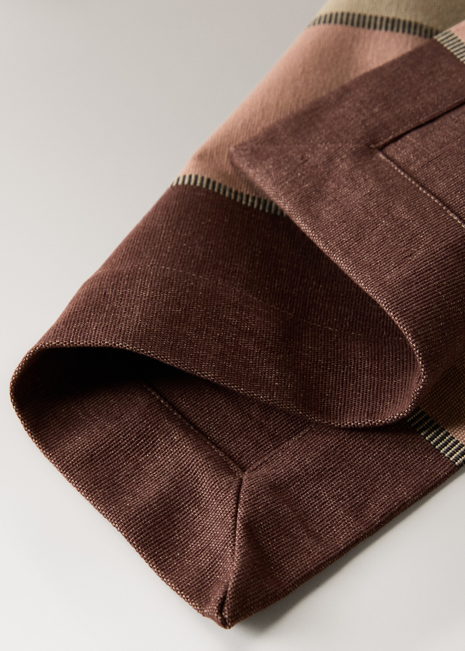 Cotton striped placemat in various colours - Details of the article 1