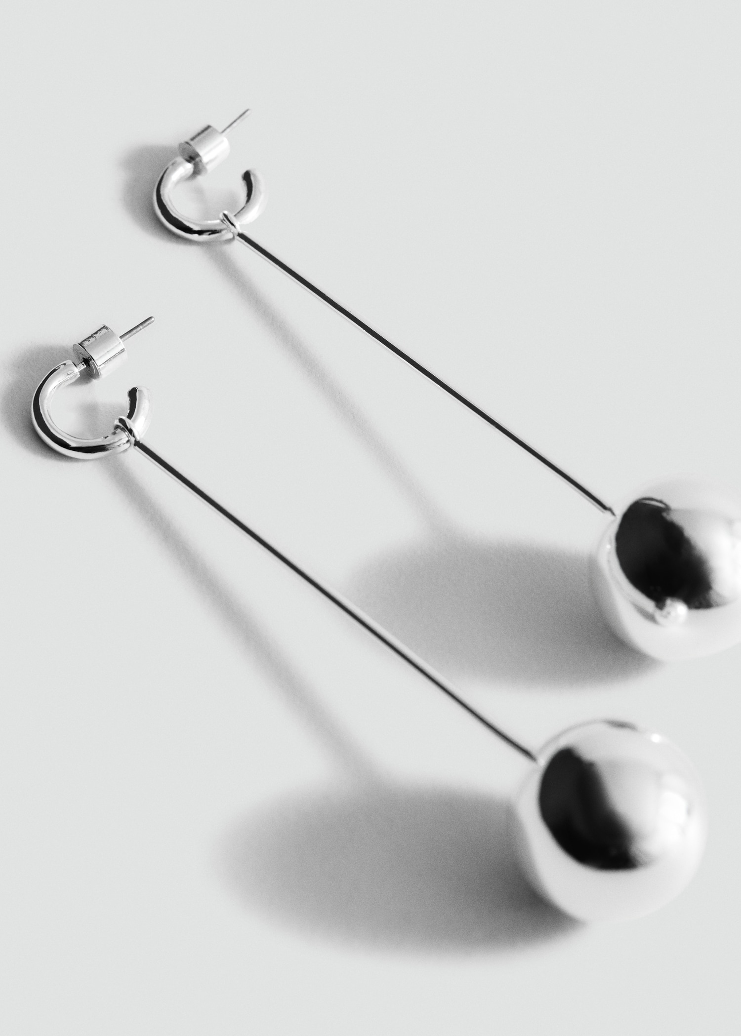 Boucles d'oreilles longues sphère - Détail de l'article 1