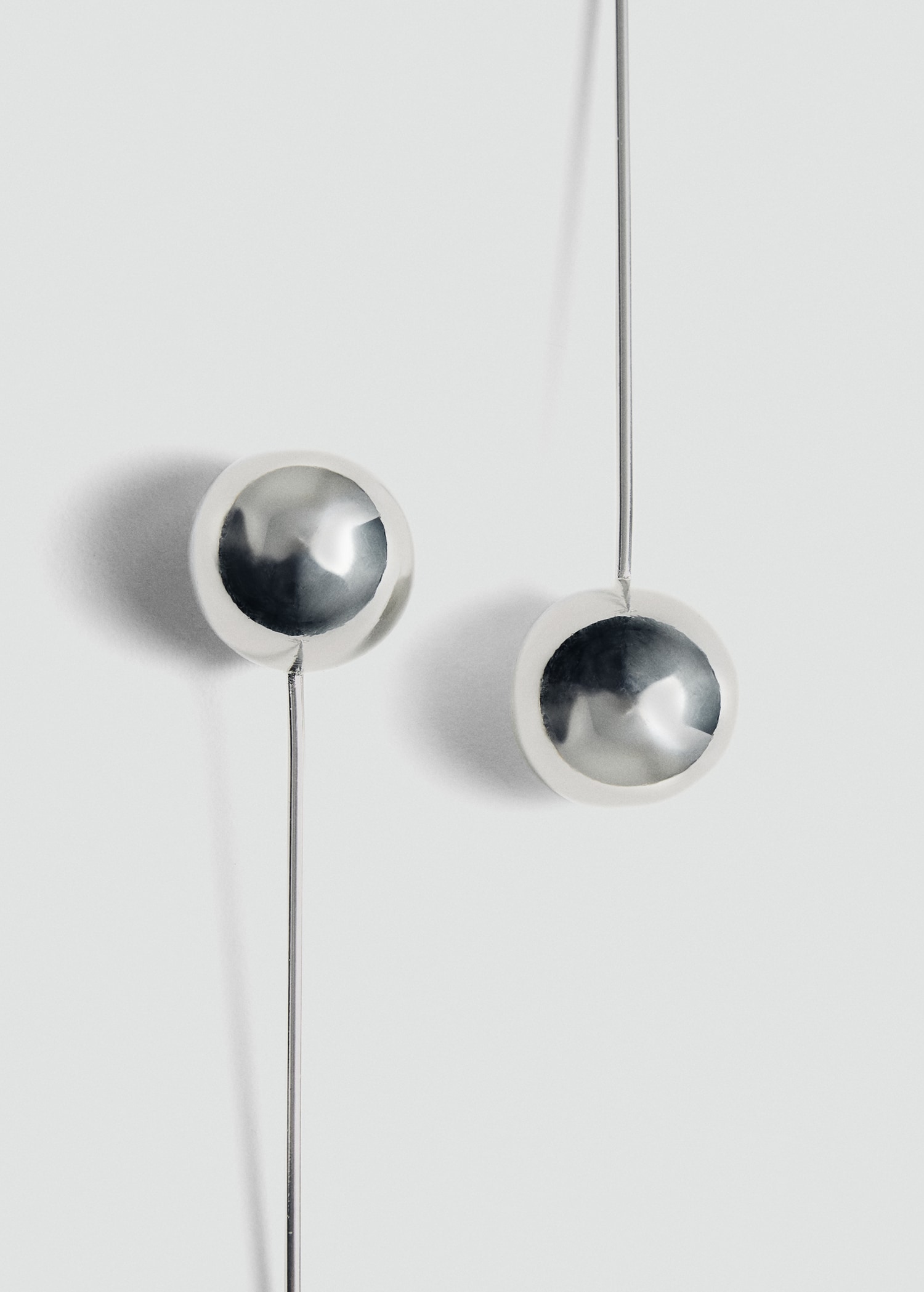 Boucles d'oreilles longues sphère - Détail de l'article 5