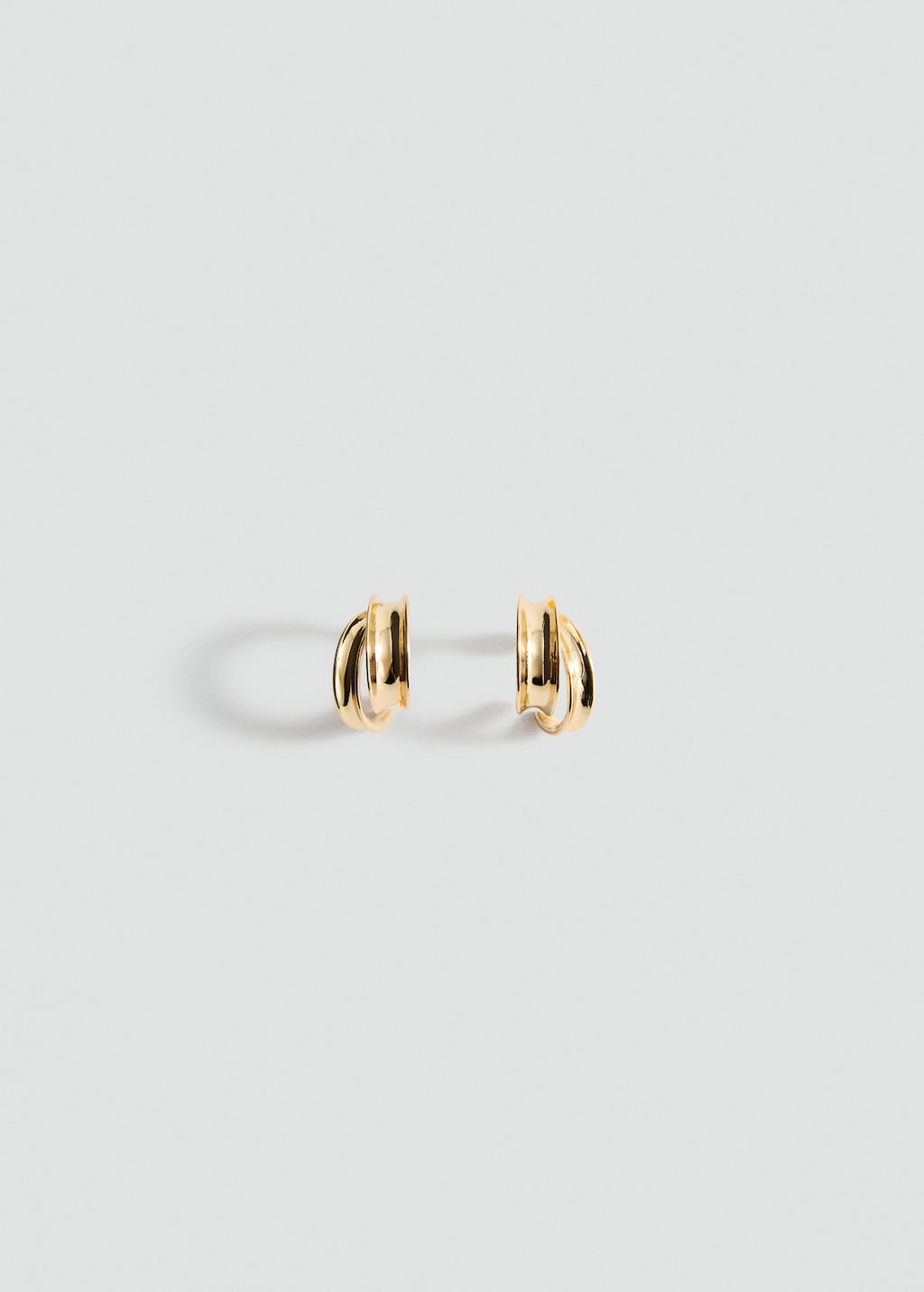 Intertwined hoop earrings
