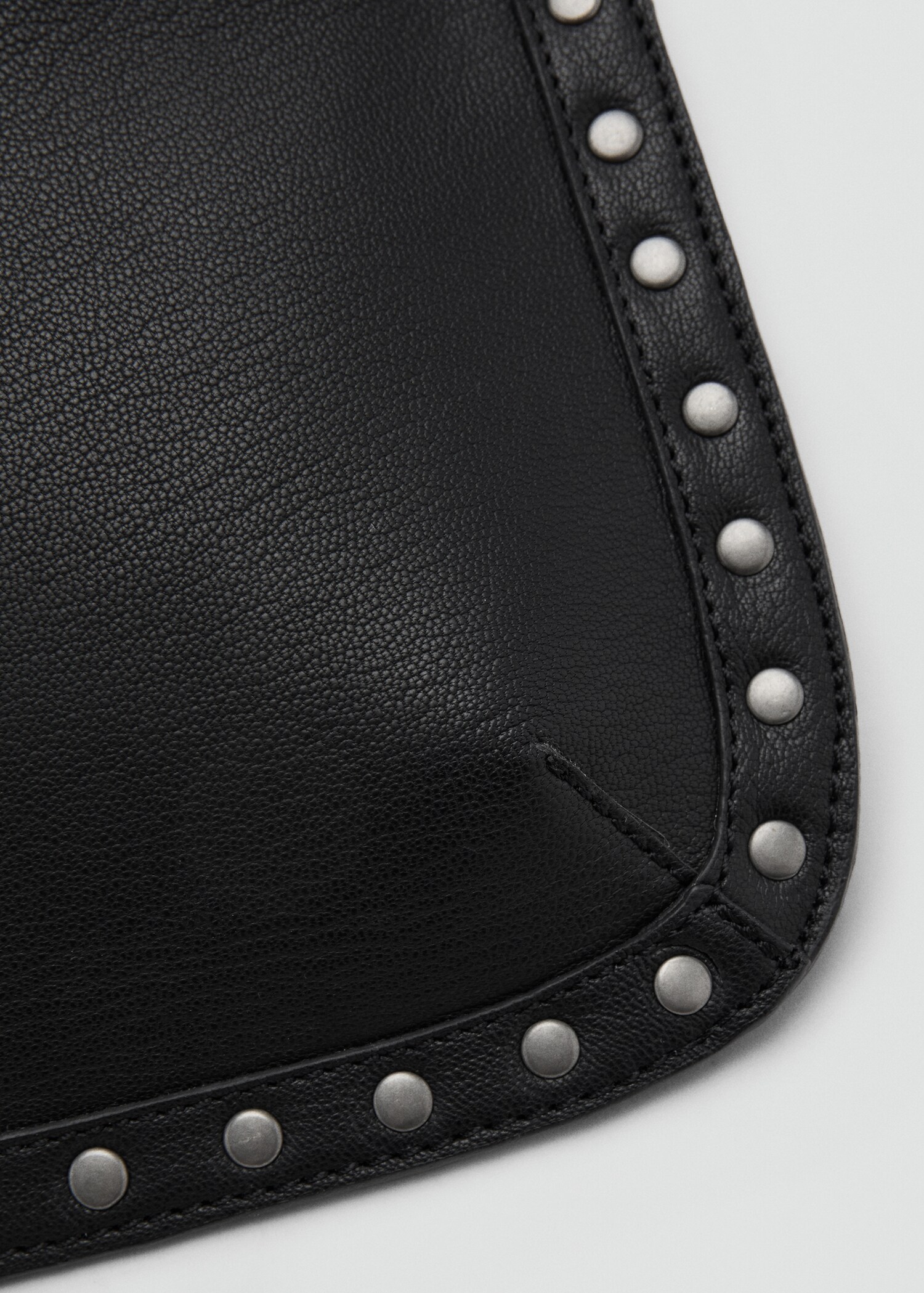 Lederhandtasche mit Nieten - Detail des Artikels 1