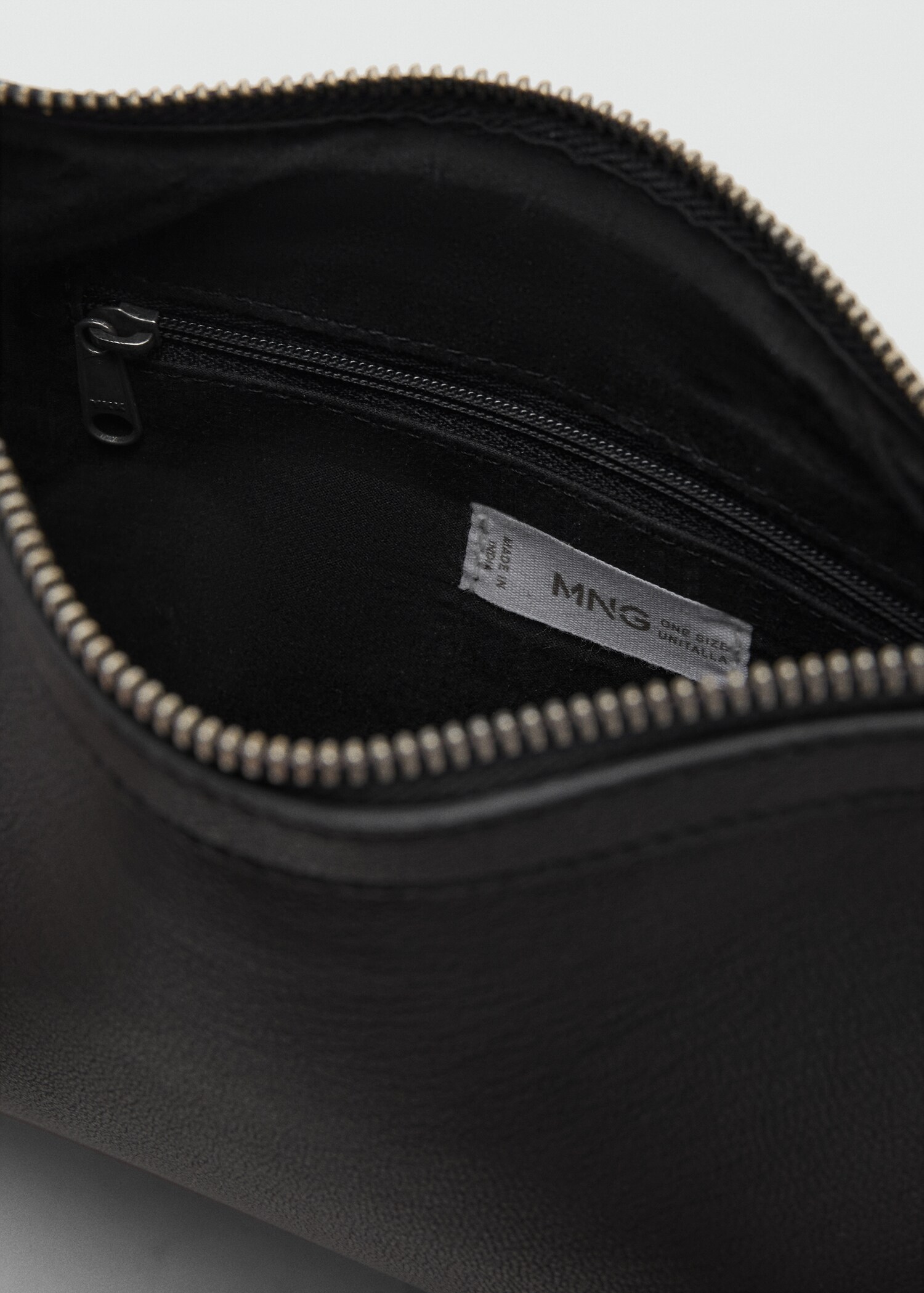 Lederhandtasche mit Nieten - Detail des Artikels 2