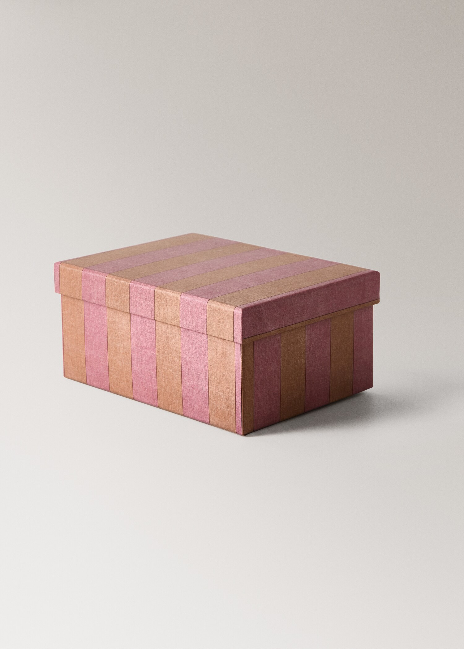 Small printed children's box - Details of the article 1