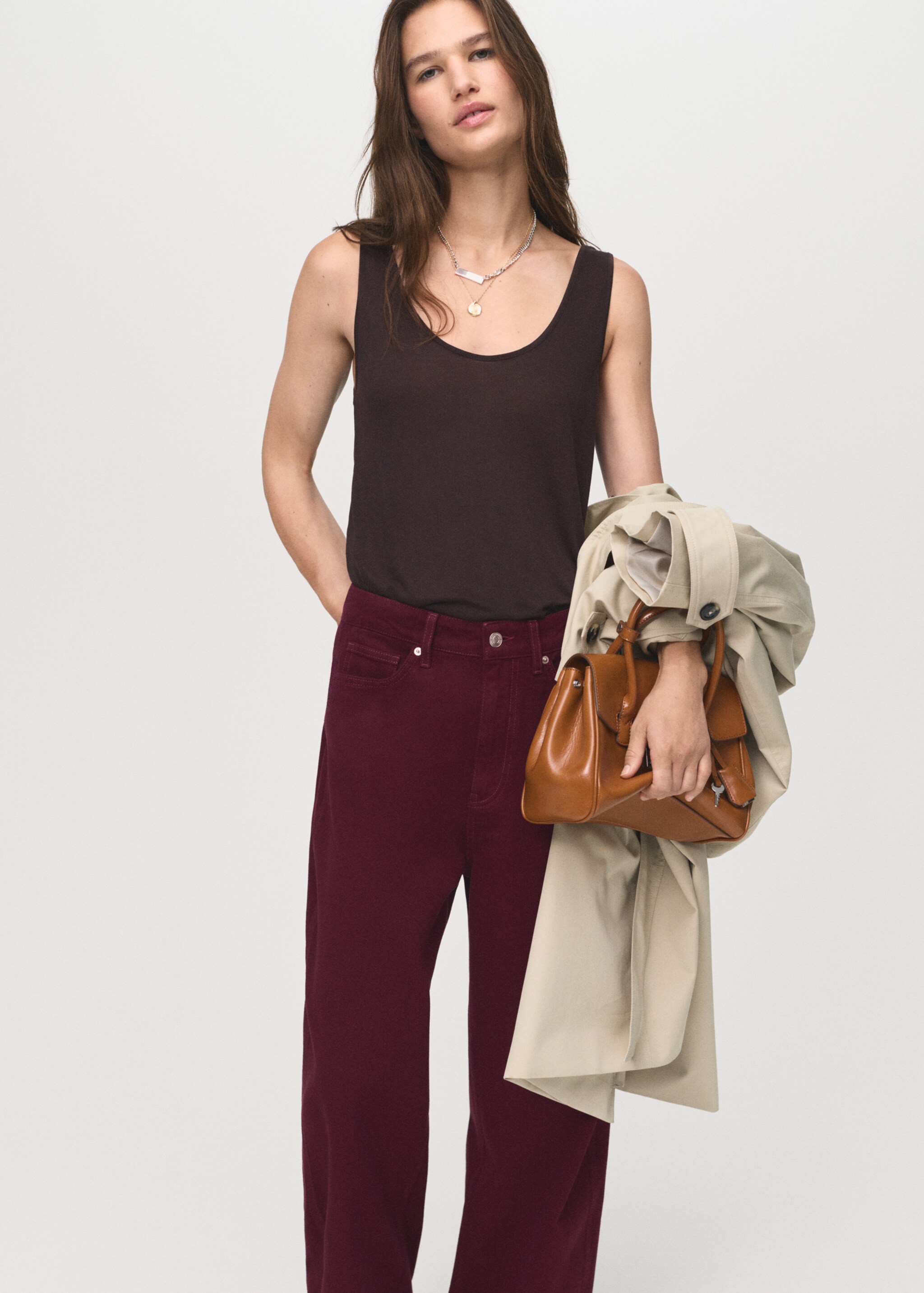 High-rise balloon jeans - Details of the article 2, Wine. Ref: 17014792-00.