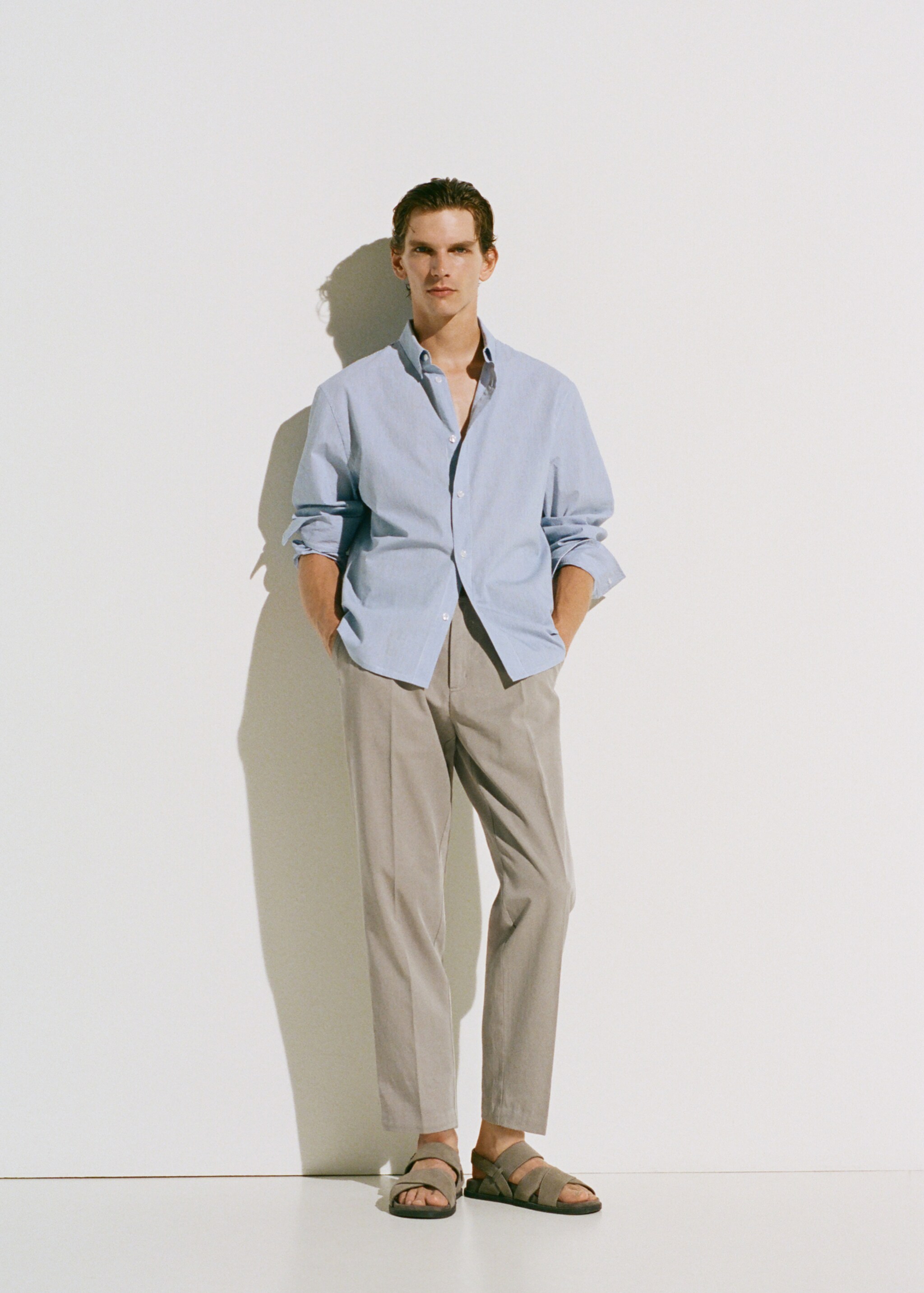 Cotton and lyocell straight-leg pleated trousers - Details of the article 3, Light/Pastel Grey. Ref: 17015142-00.