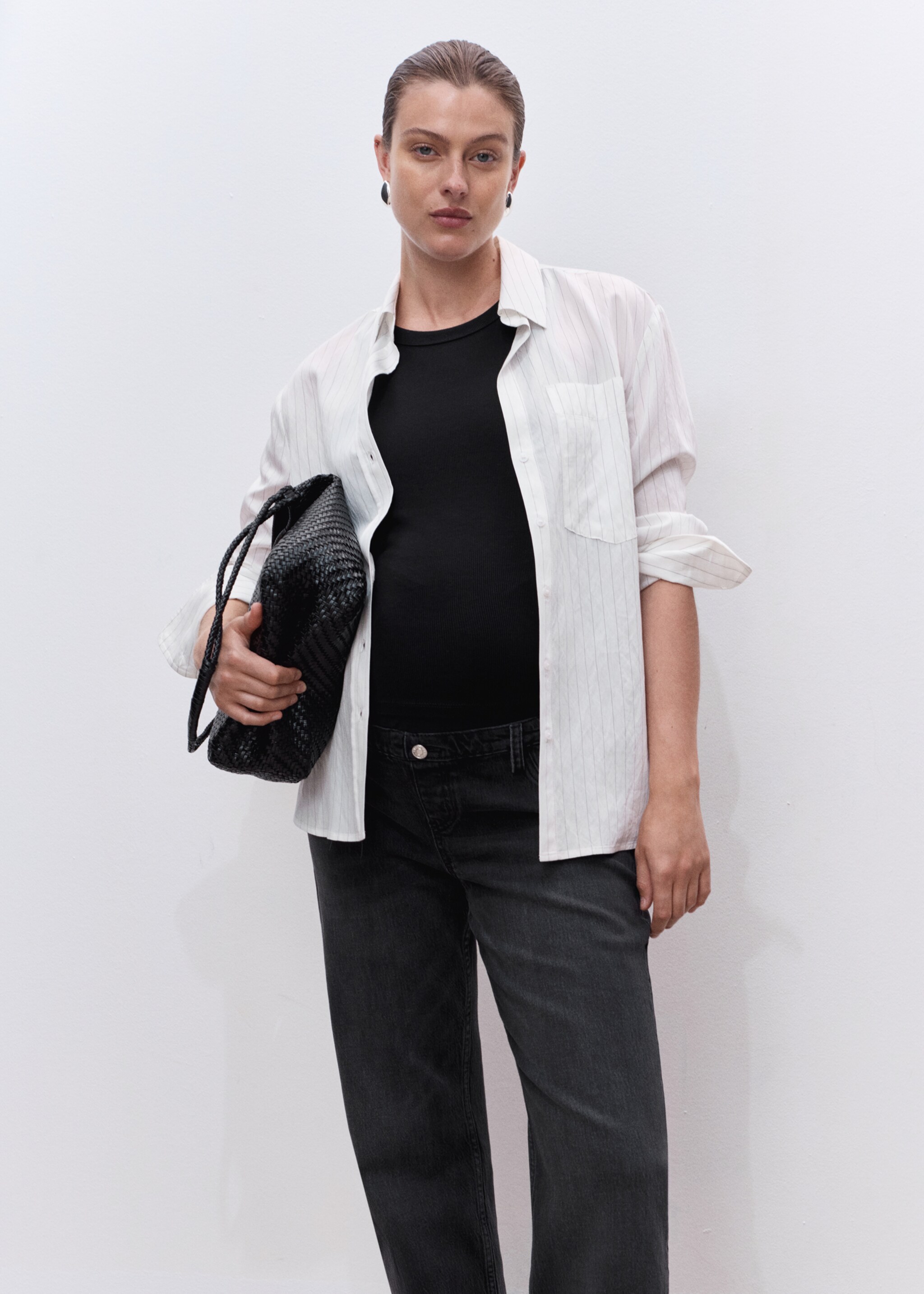 Maternity Straight Jeans - Details of the article 1, Black denim. Ref: 17015151-00.