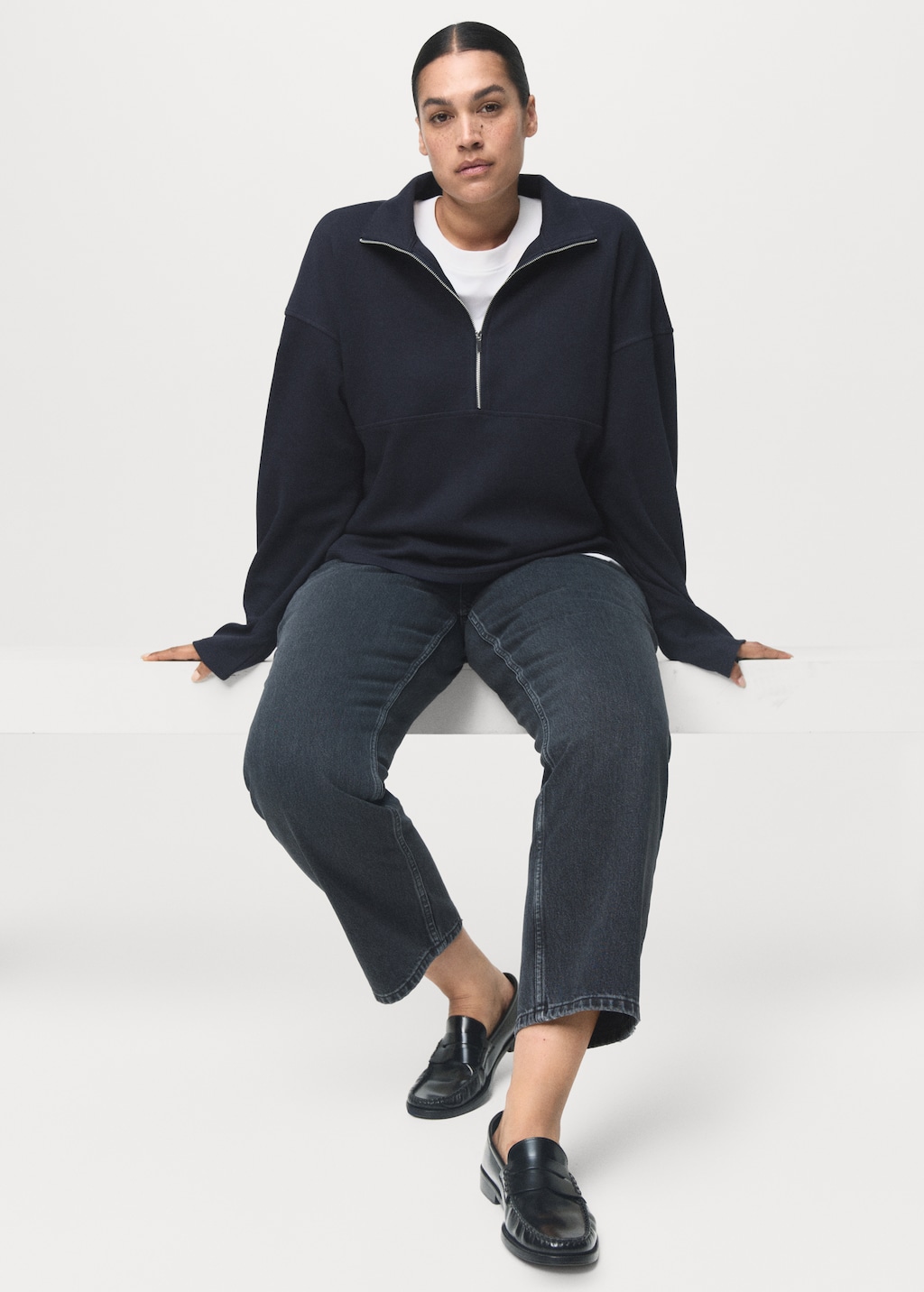 Turtleneck sweatshirt with zip