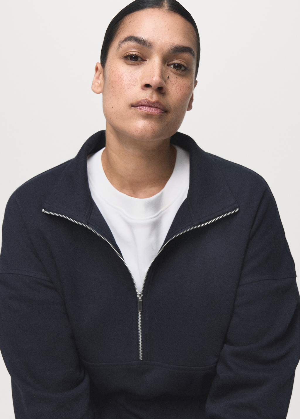 Turtleneck sweatshirt with zip