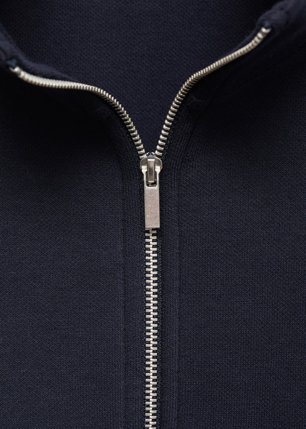 Turtleneck sweatshirt with zip