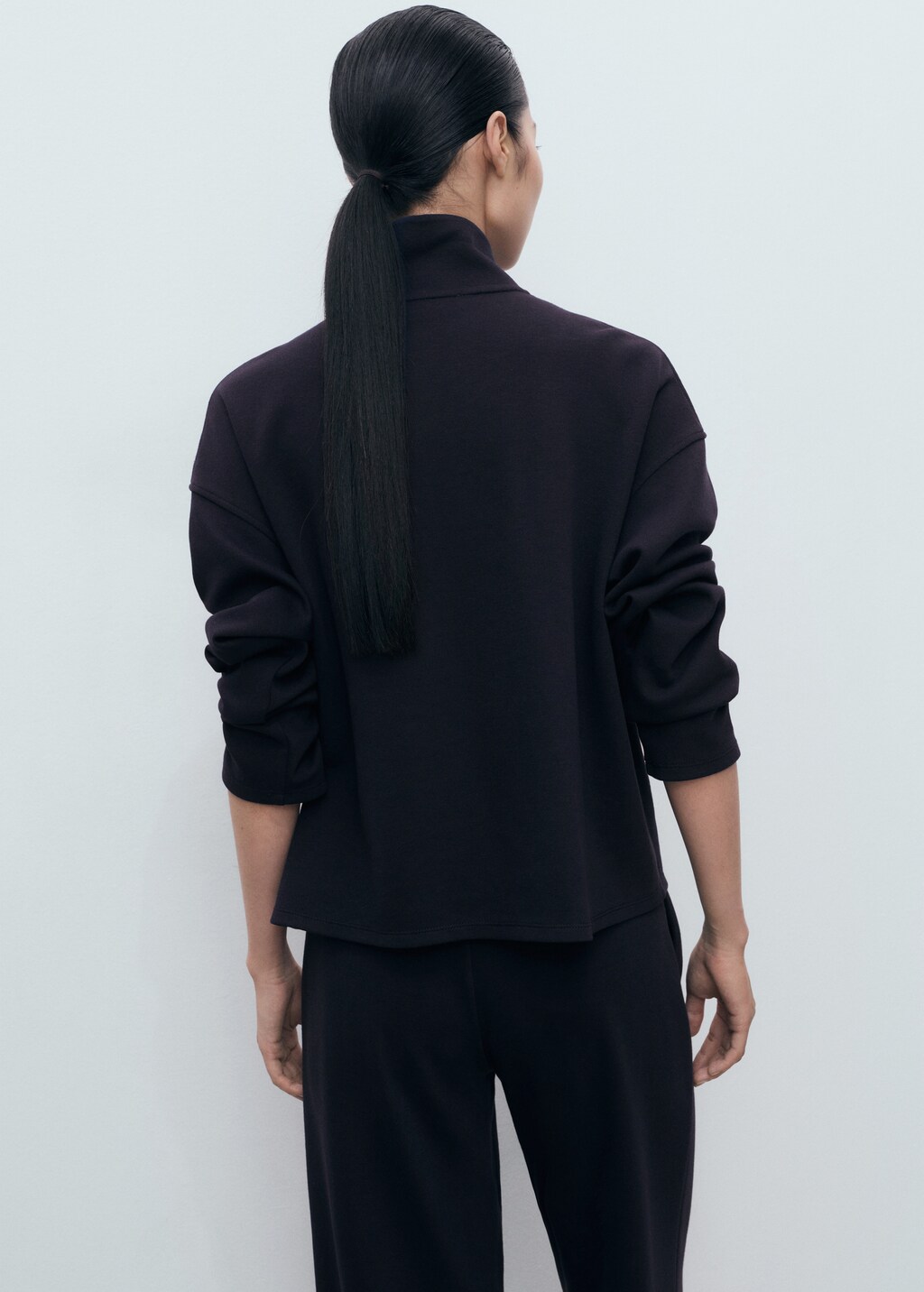 Turtleneck sweatshirt with zip