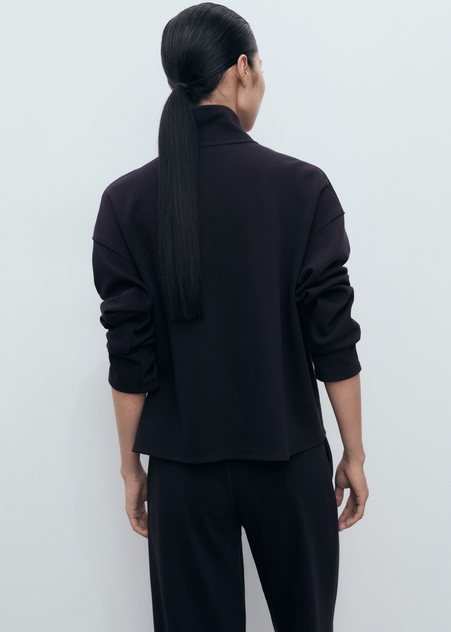 Turtleneck sweatshirt with zip - Reverse of the article