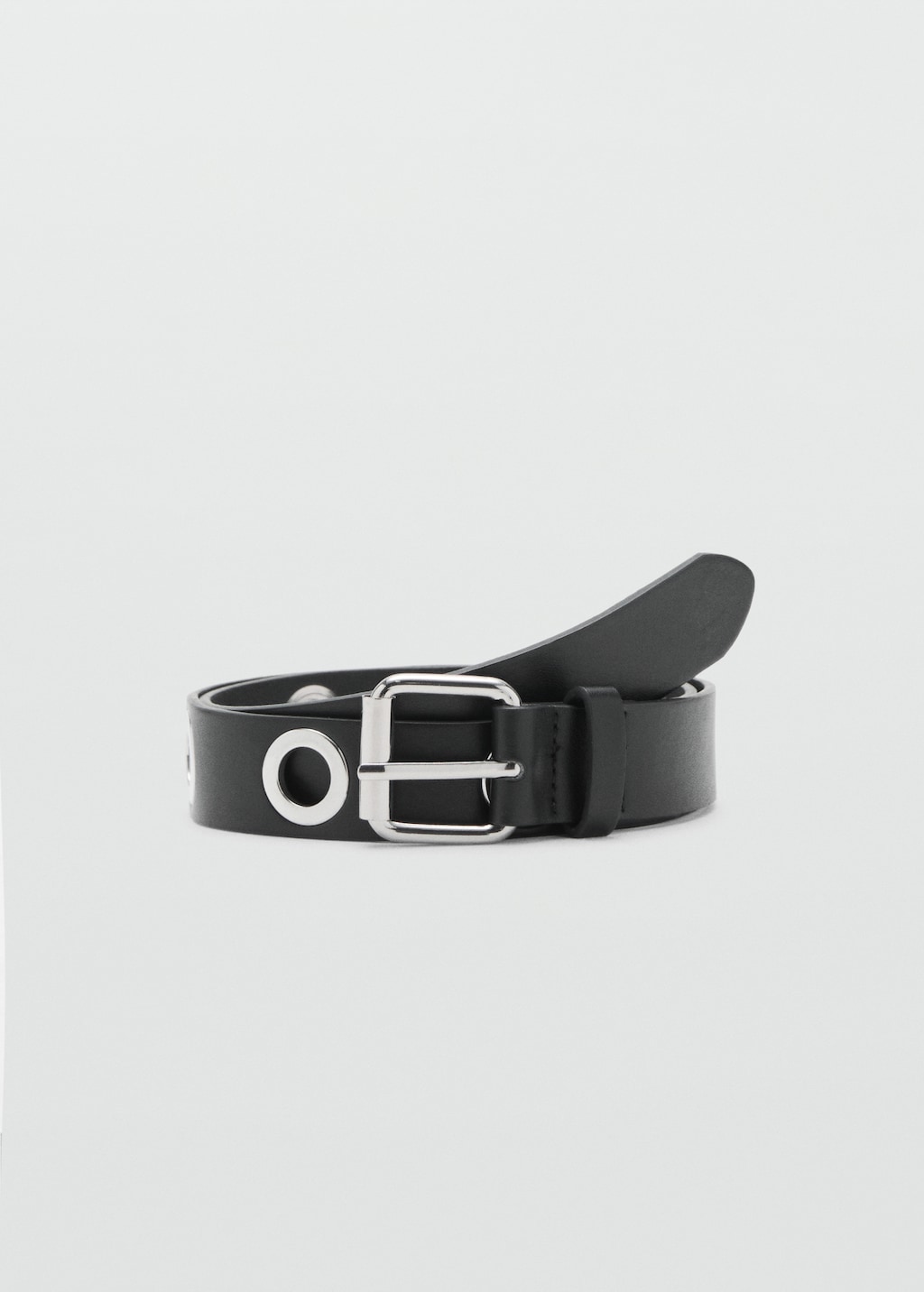 Belt with metal eyelets