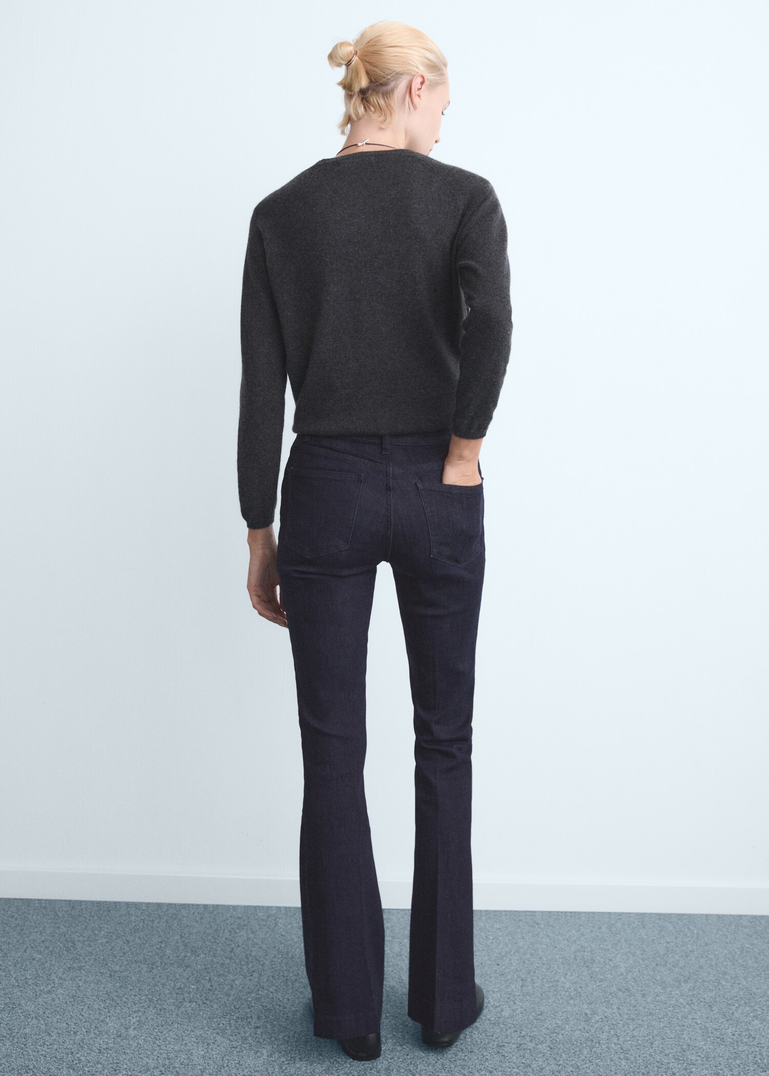 Flare jeans mid rise rinse wash - Reverse of the article