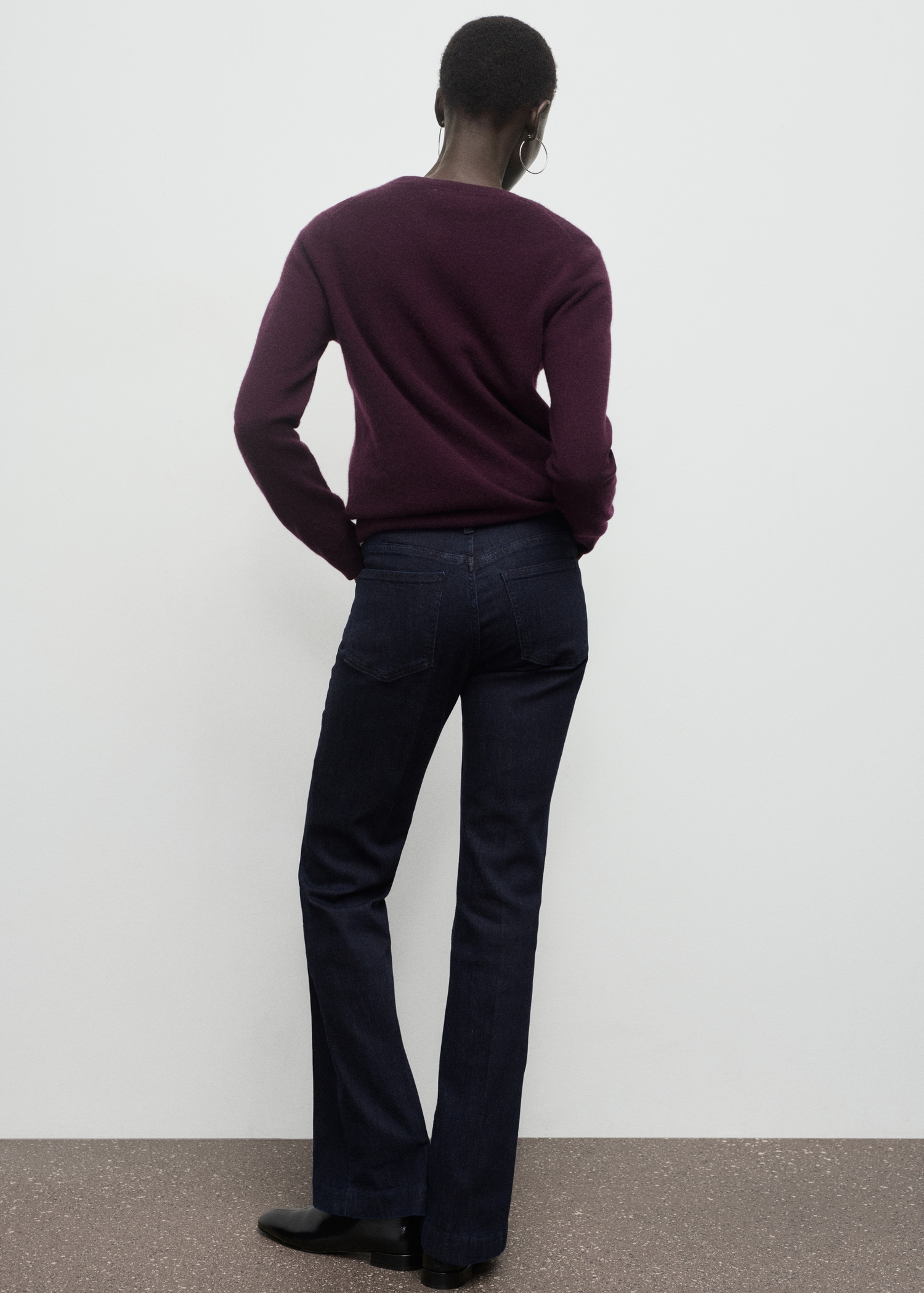 Jeans flare tiro medio rinse wash Mujer MANGO El Salvador