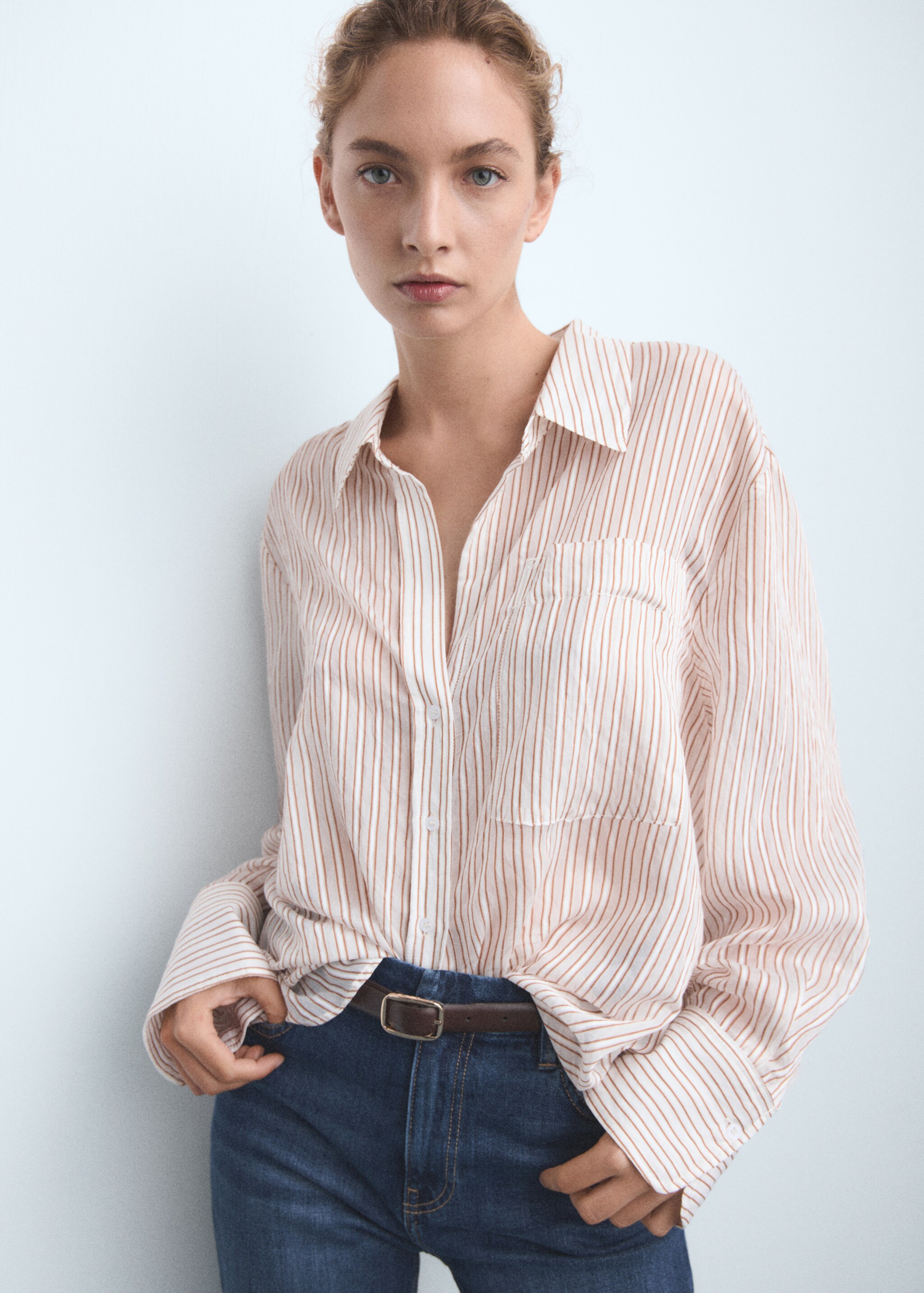 Violet flared high-rise jeans - Details of the article 1, Dark Blue. Ref: 17015806-00.