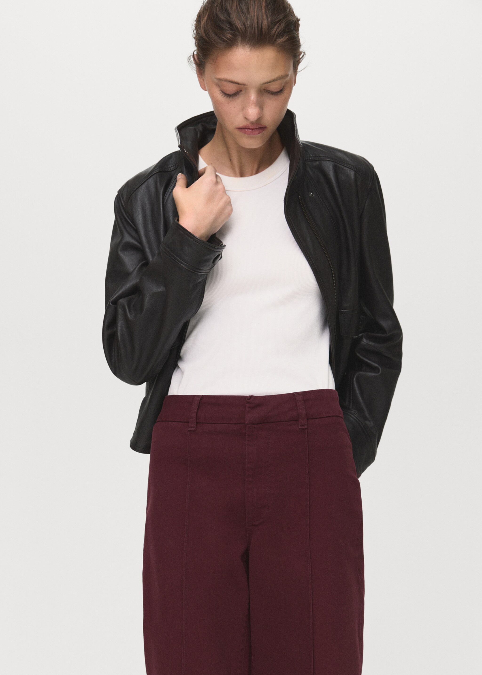 High-waisted wide leg jeans with stitching - Details of the article 1, Wine. Ref: 17015810-00.